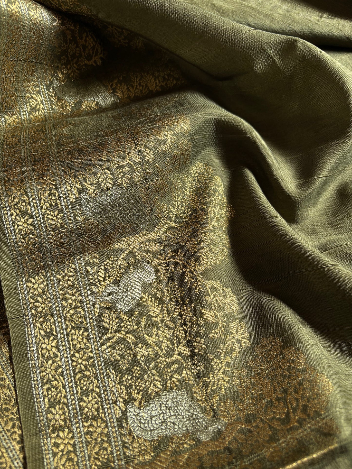 SS127 : Solid Sage green