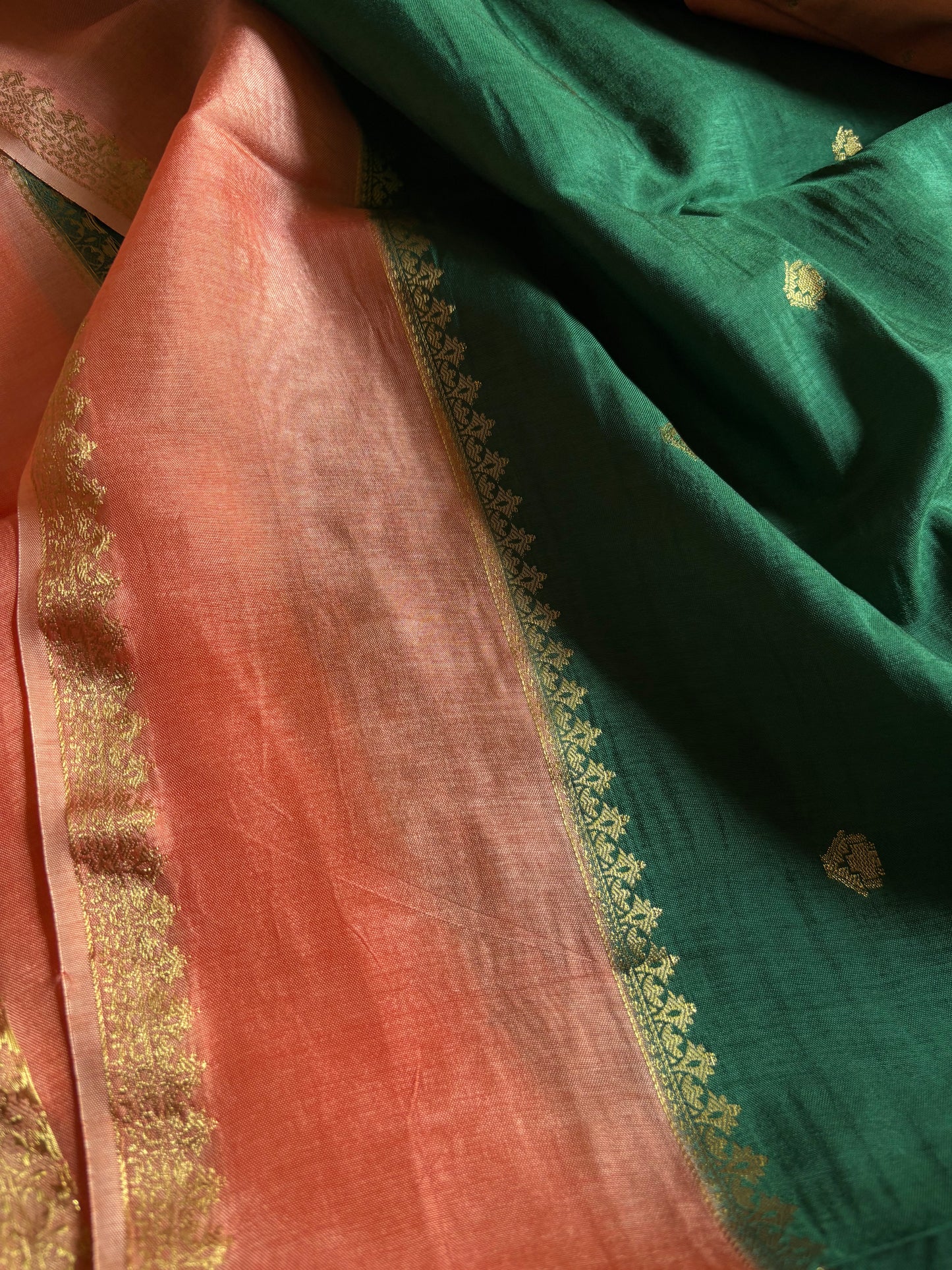 SS104 (2D) : Bottle green-peach