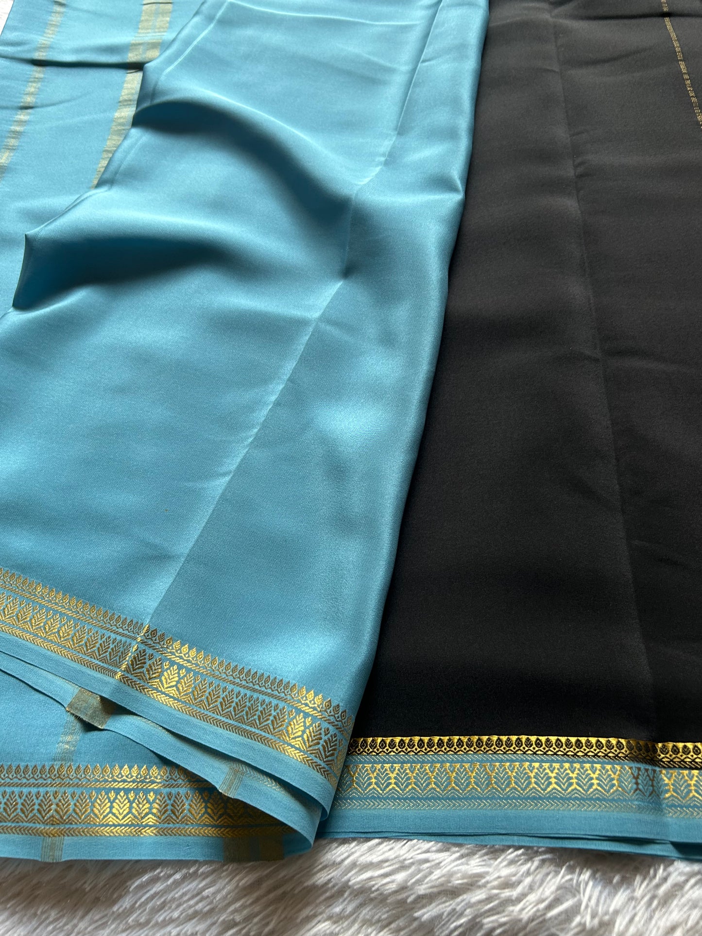 Jyothi (2D) : Black-light blue