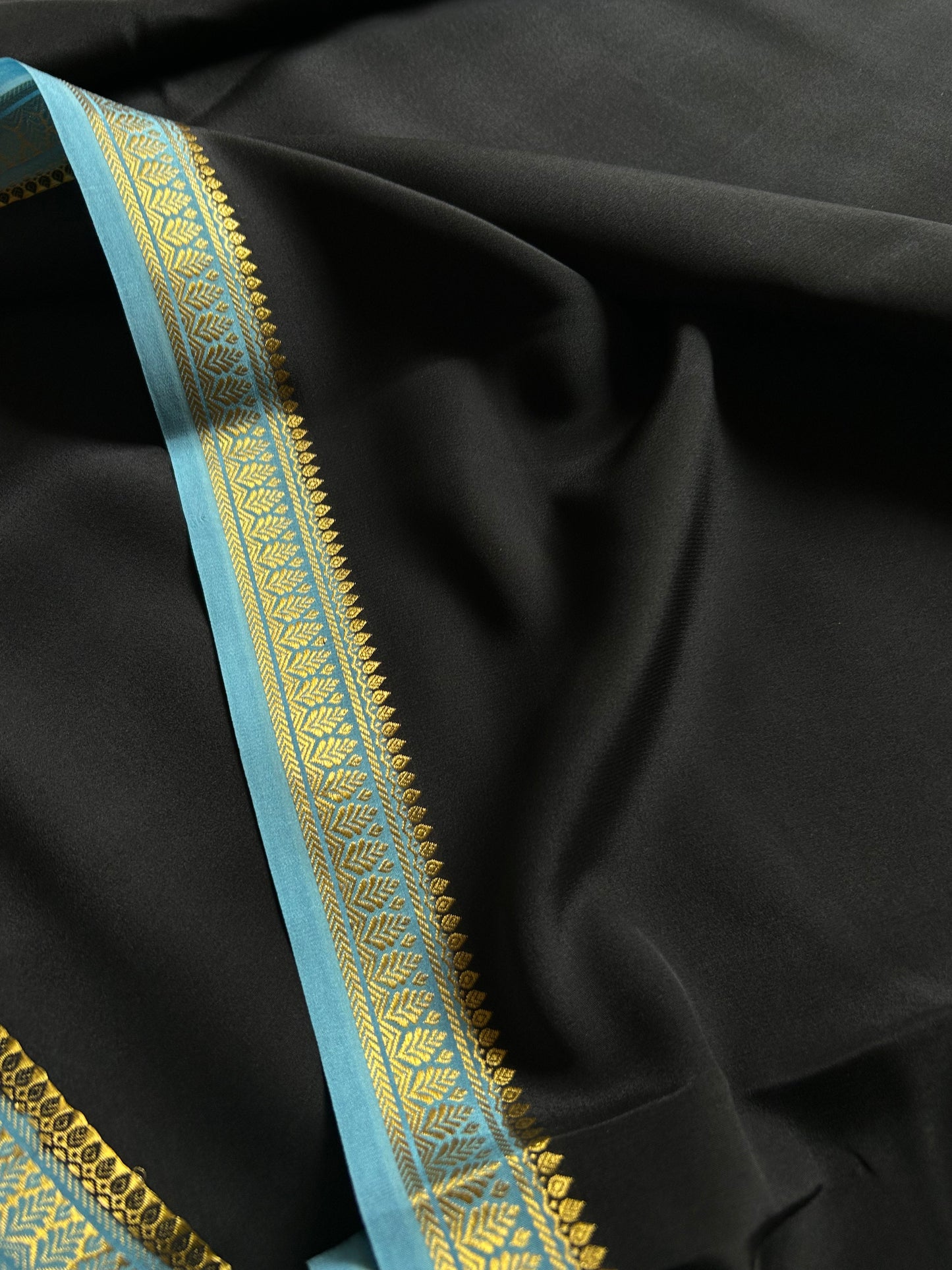 Jyothi (2D) : Black-light blue