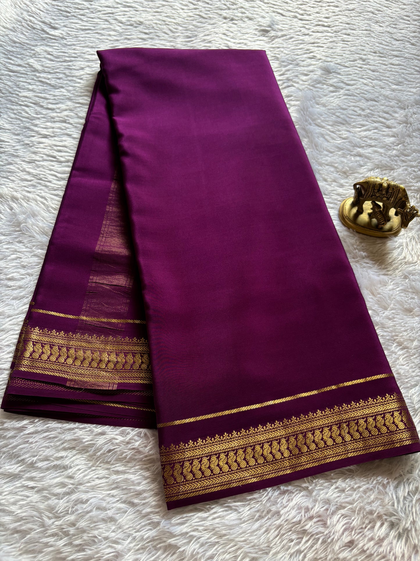 Mayuri : Solid Dark magenta