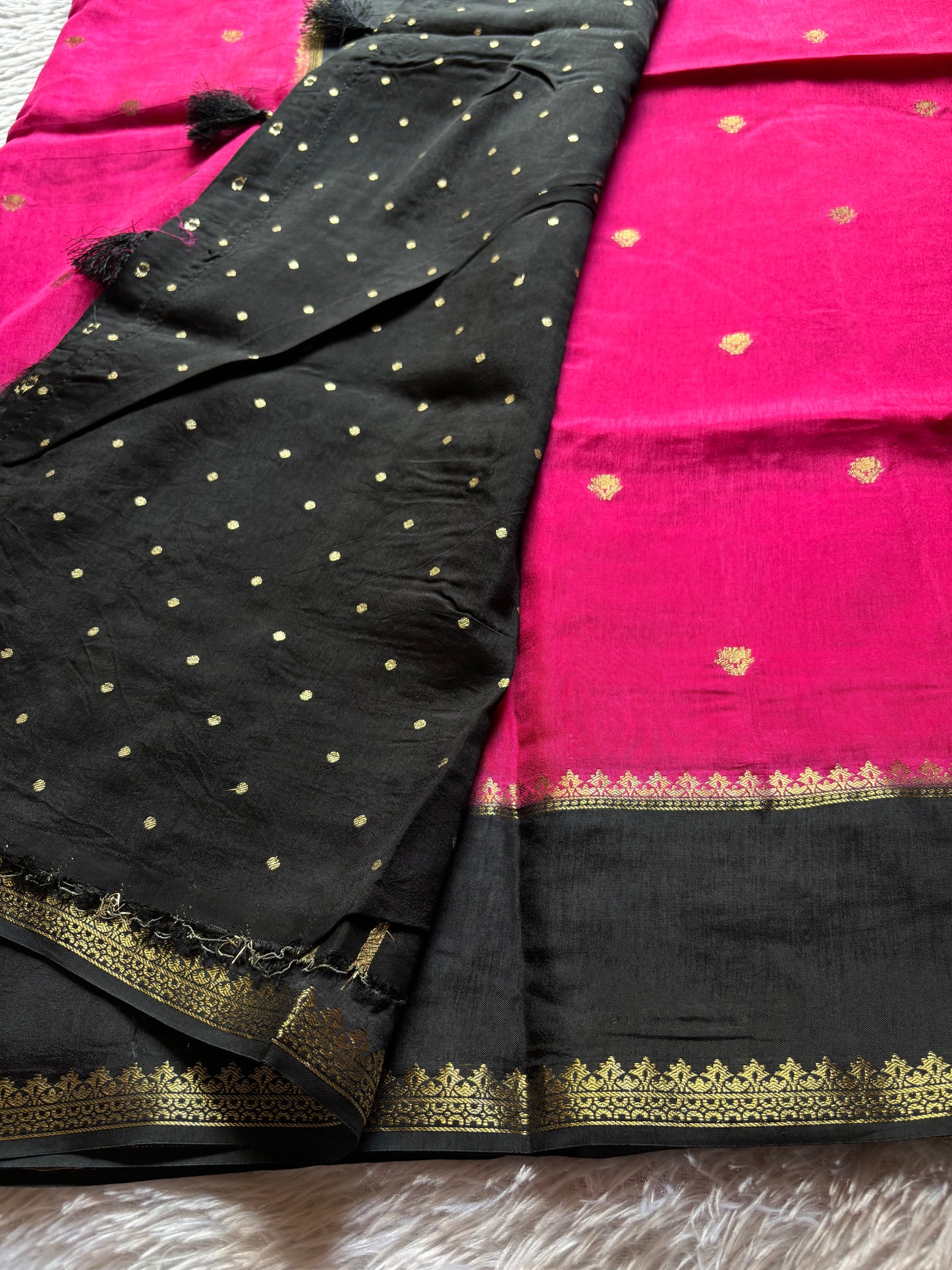 SS104 (2D) : Rani pink-black