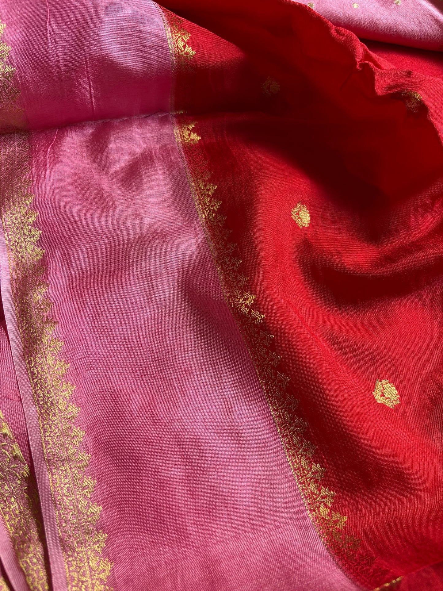 SS104 (2D) : Red-baby pink