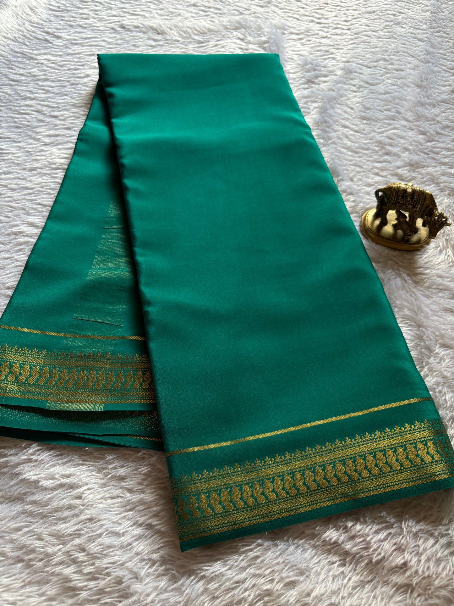 Mayuri : Solid Rama green