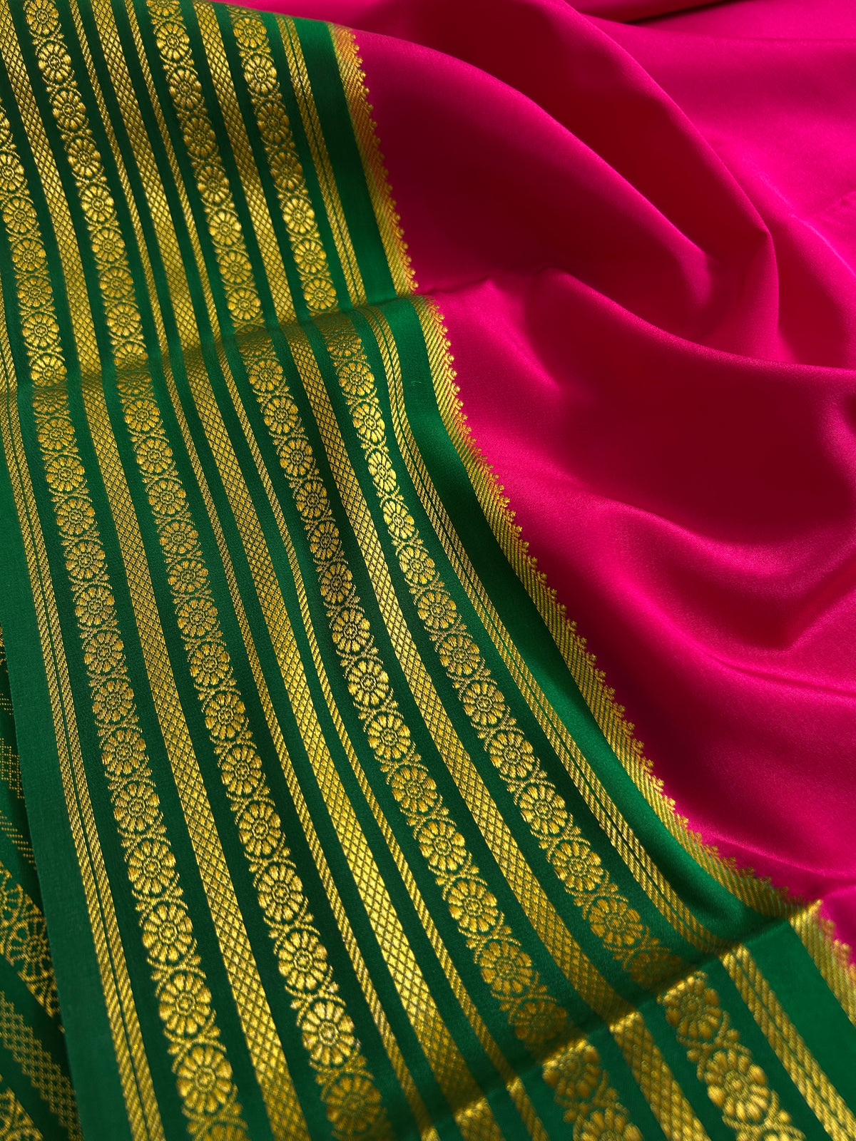 Parimala (2D) : Rani pink-bottle green