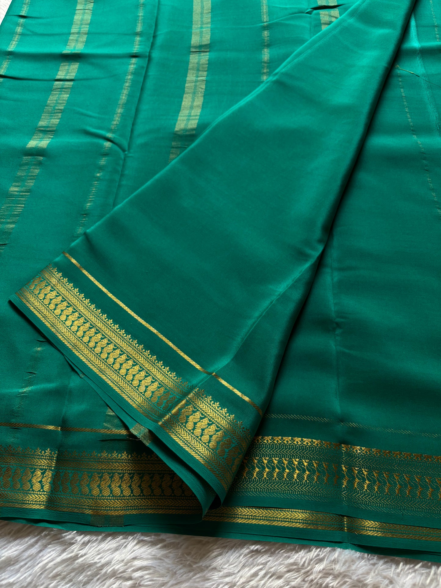 Mayuri : Solid Rama green