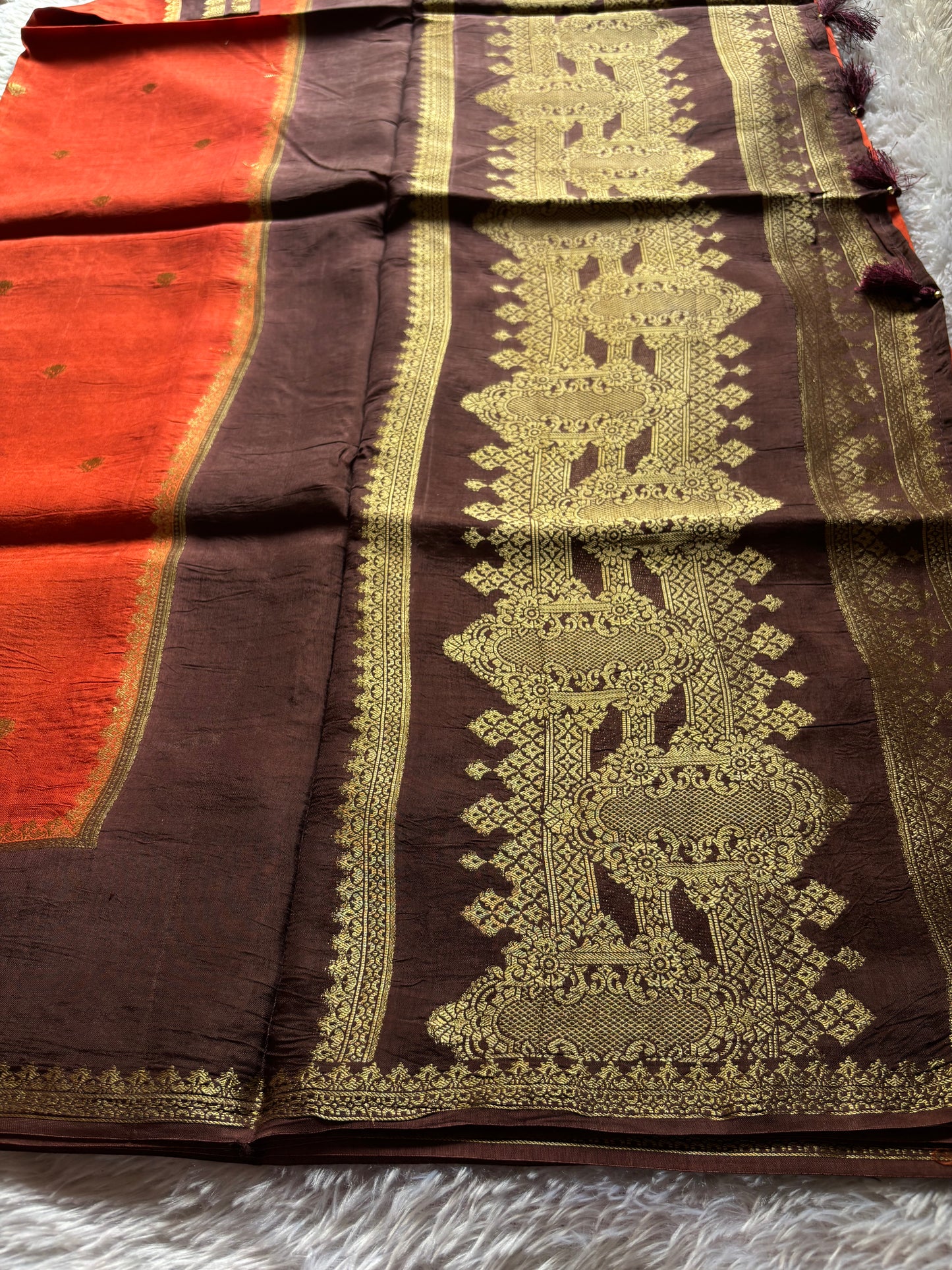SS104 (2D) : Rust orange-chocolate brown