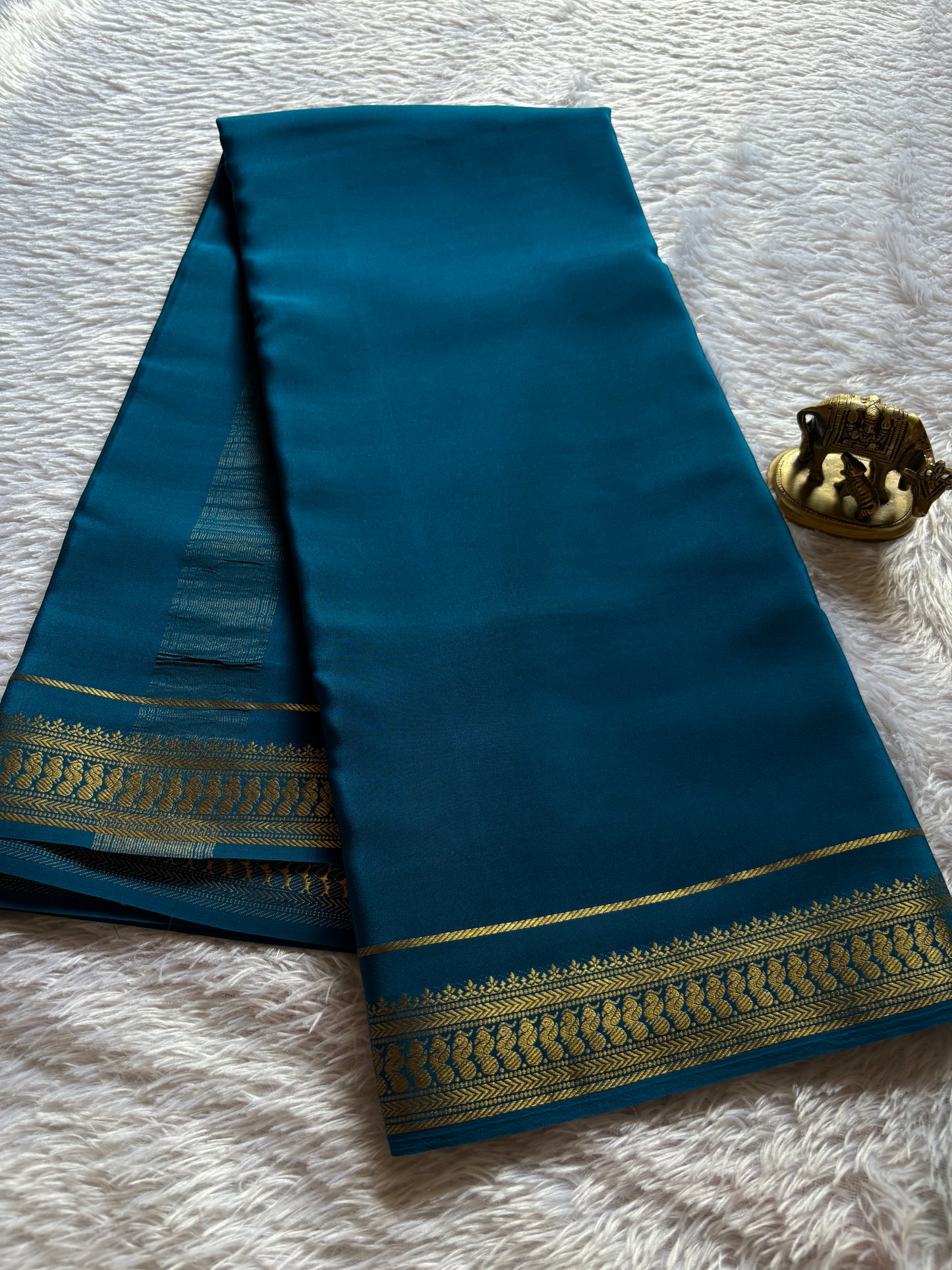 Mayuri : Solid Teal blue
