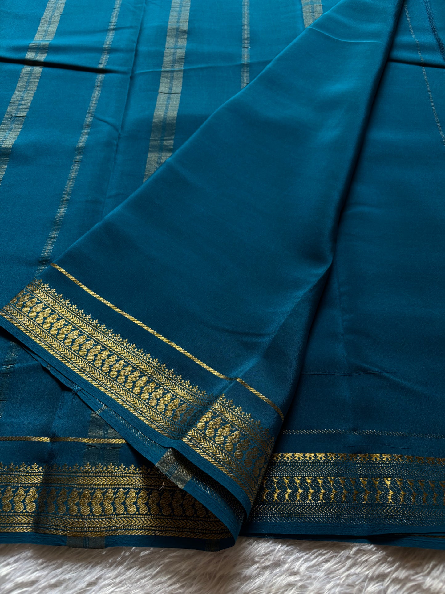Mayuri : Solid Teal blue