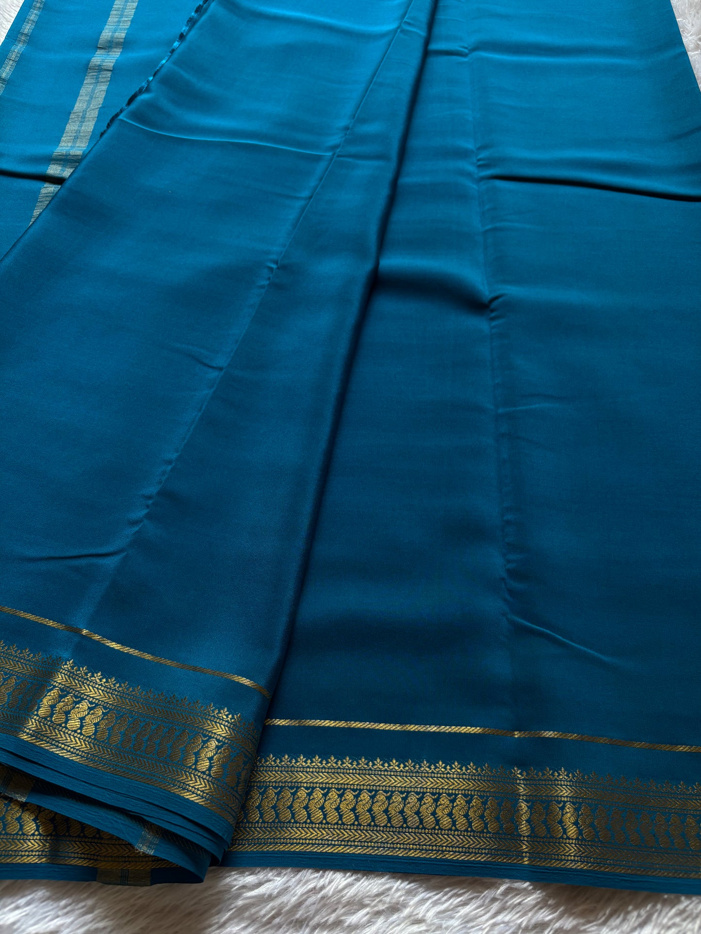 Mayuri : Solid Teal blue