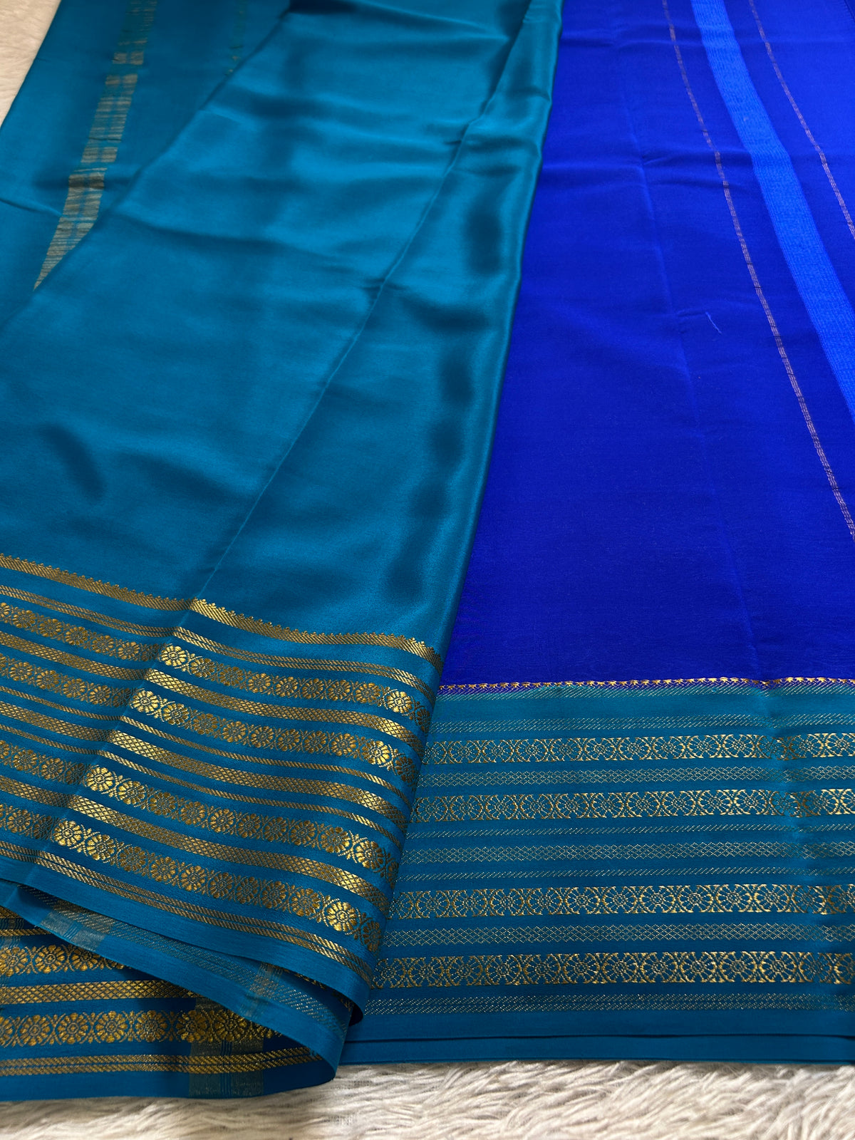 Parimala (2D) : Royal blue-ananda blue
