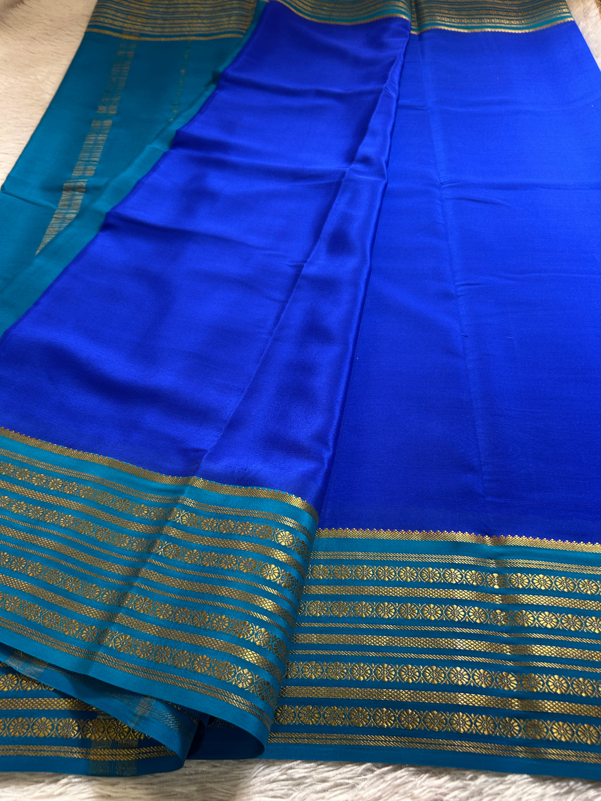 Parimala (2D) : Royal blue-ananda blue