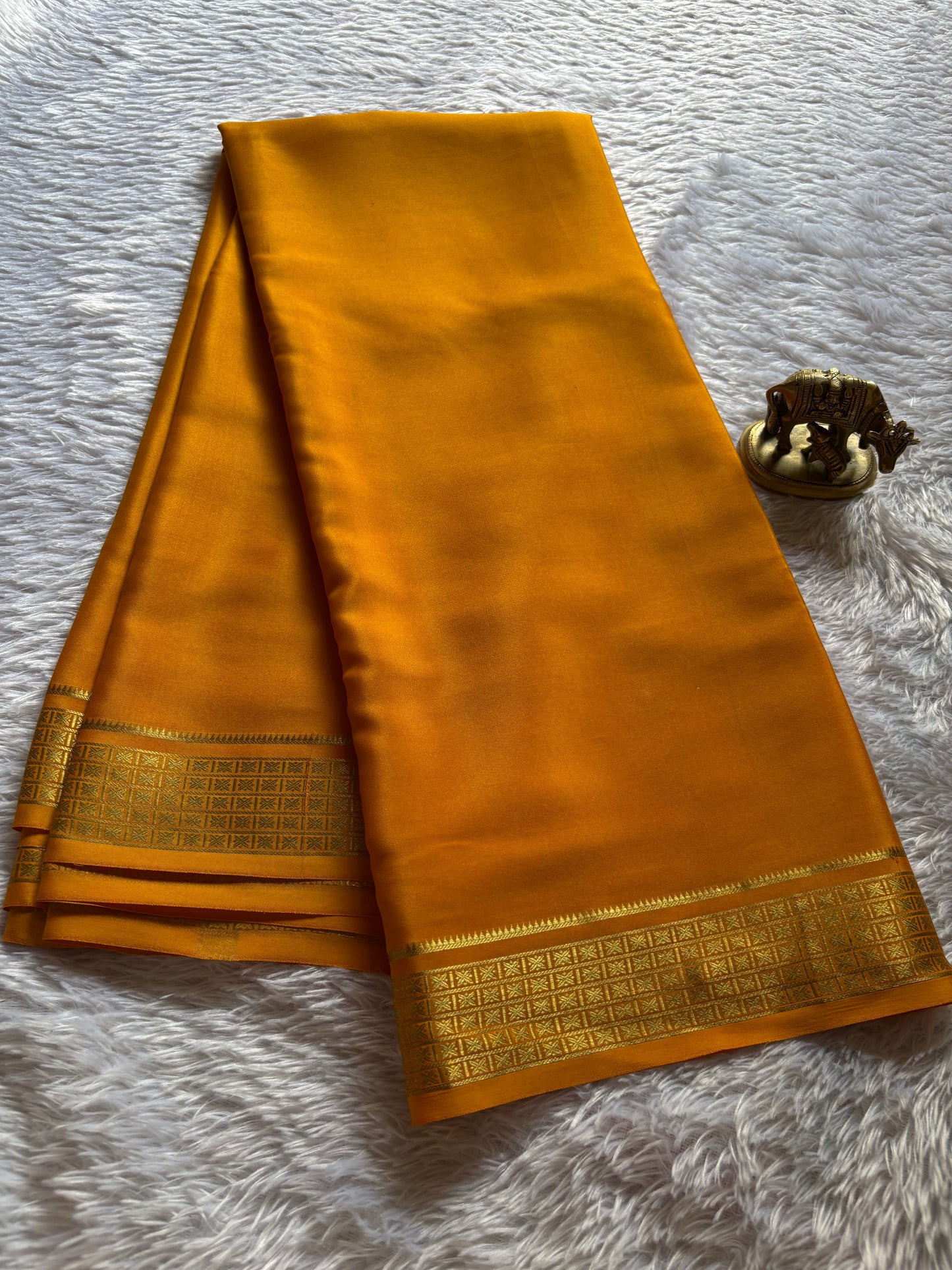Charvi : Solid Golden yellow