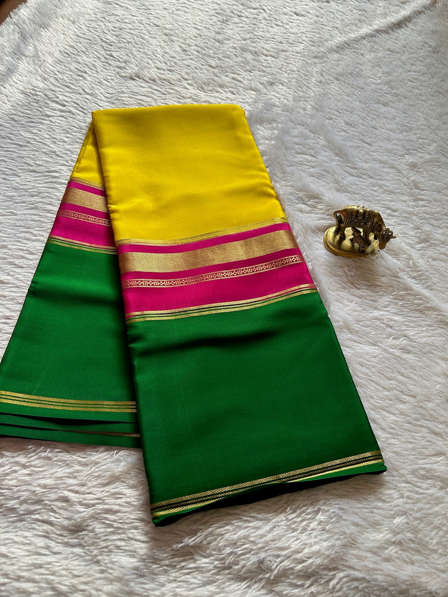 Triveni (3D) : Yellow-pink-green