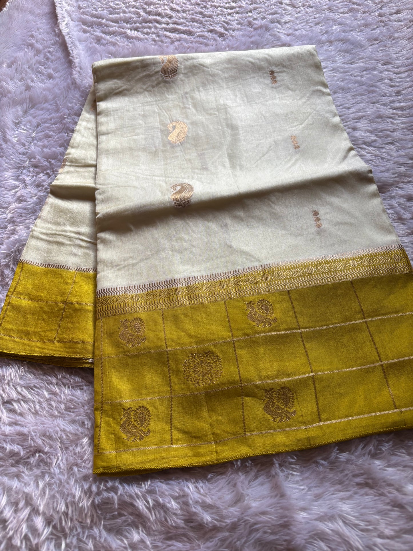 SS128 (2D) : Off white-olive yellow