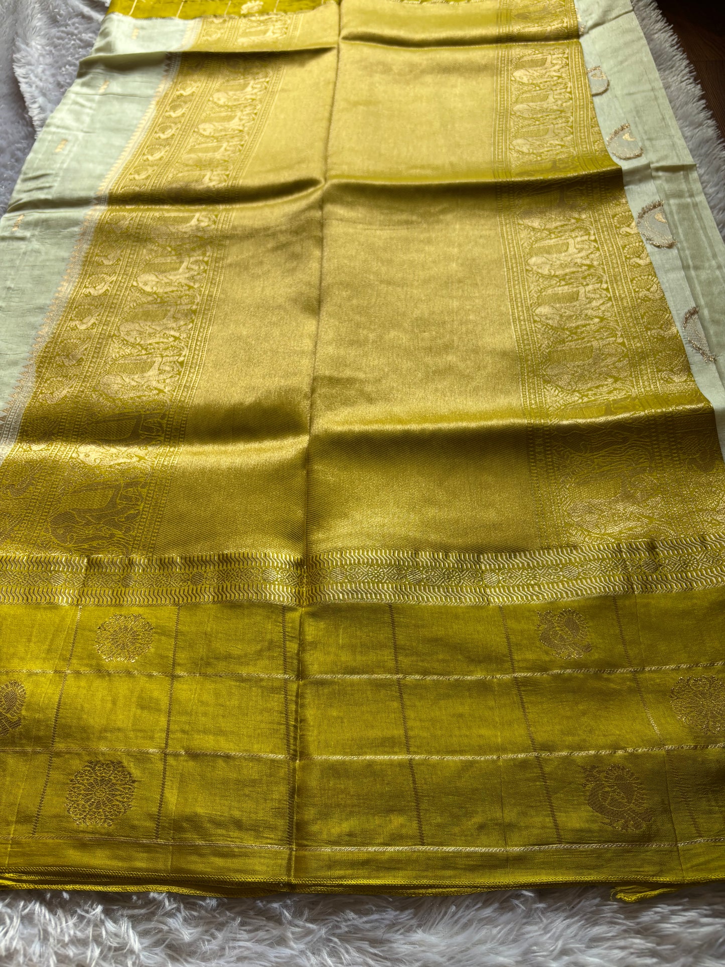 SS128 (2D) : Off white-olive yellow