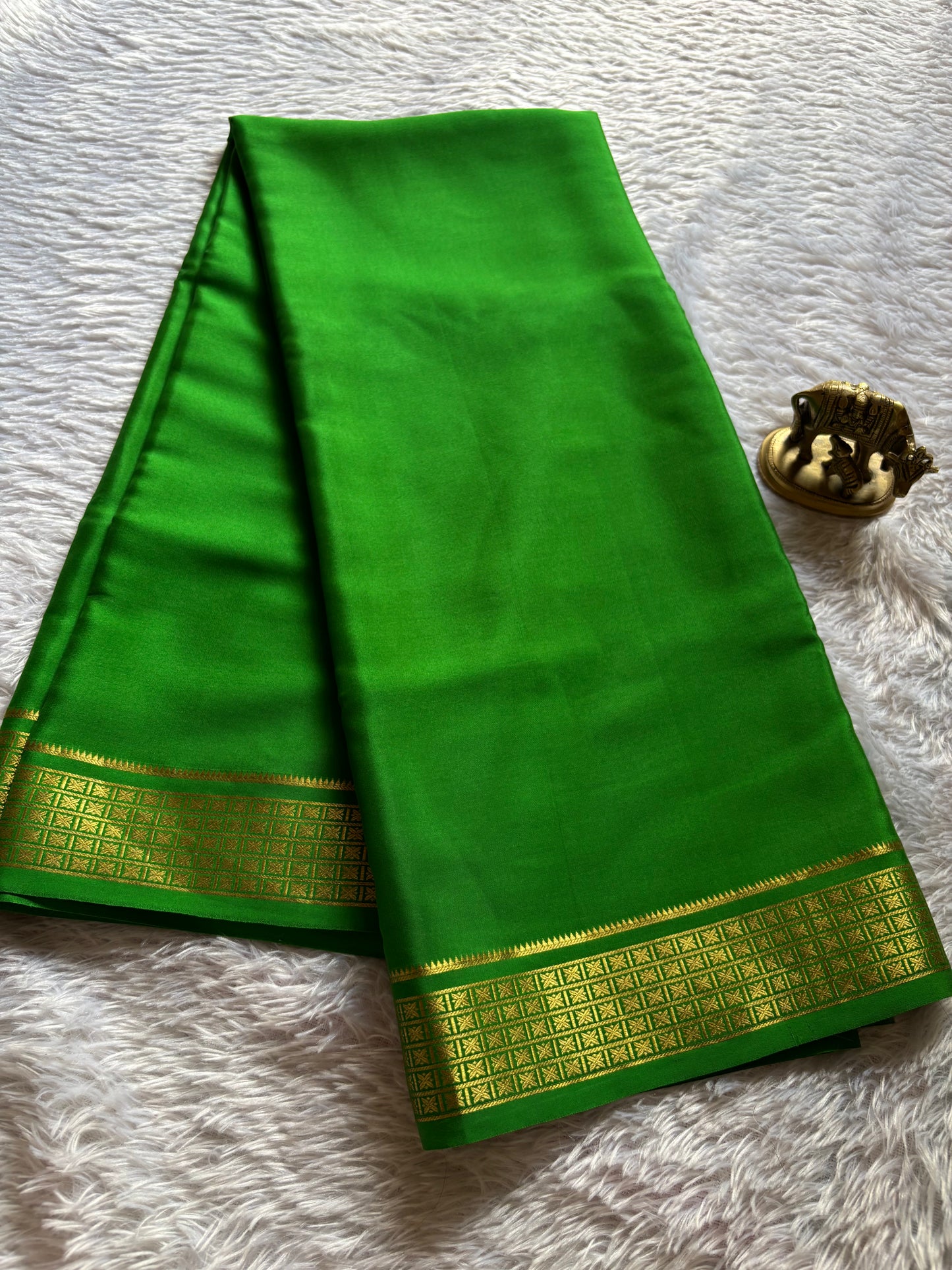 Charvi : Solid Parrot green