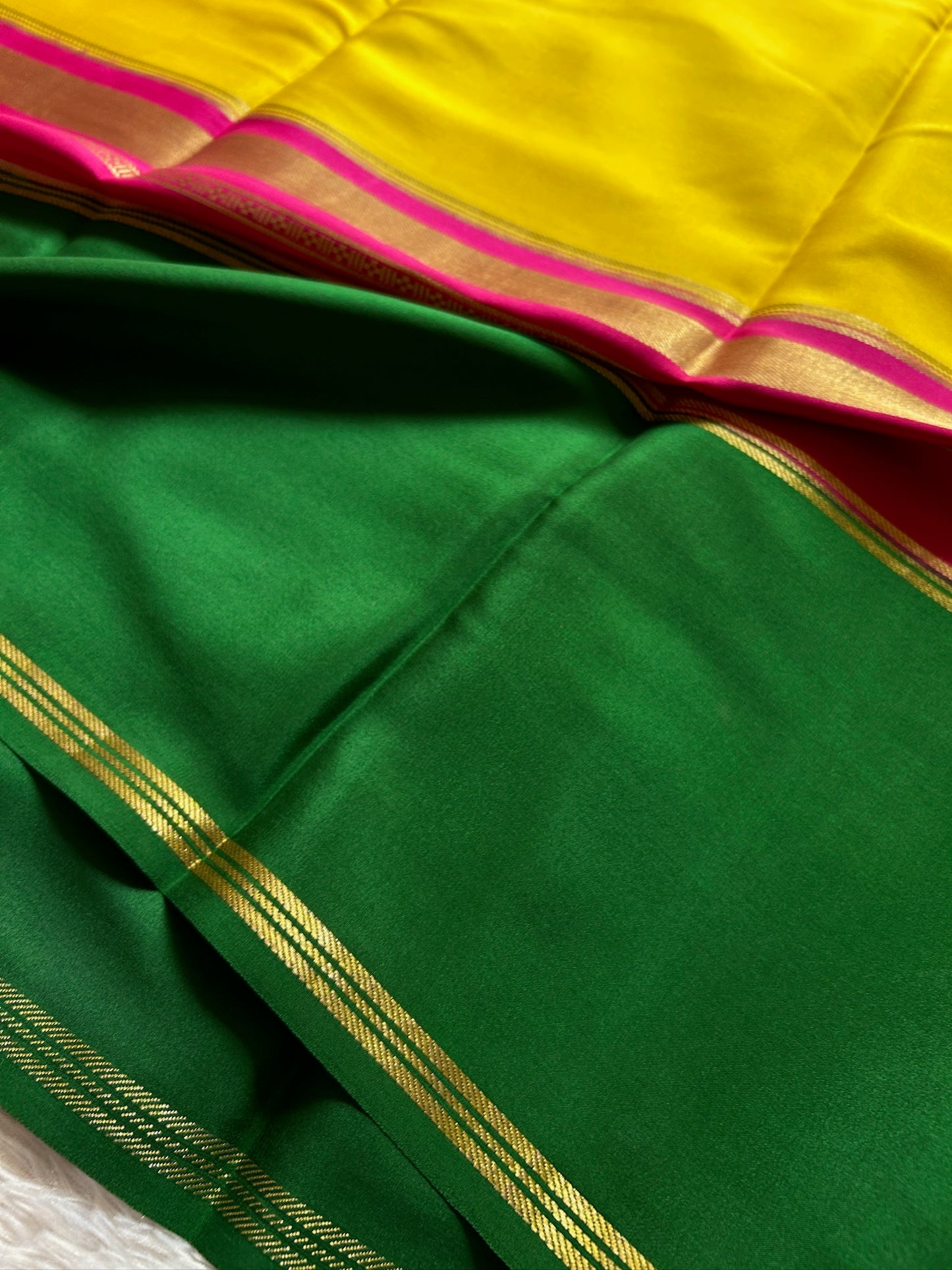 Triveni (3D) : Yellow-pink-green
