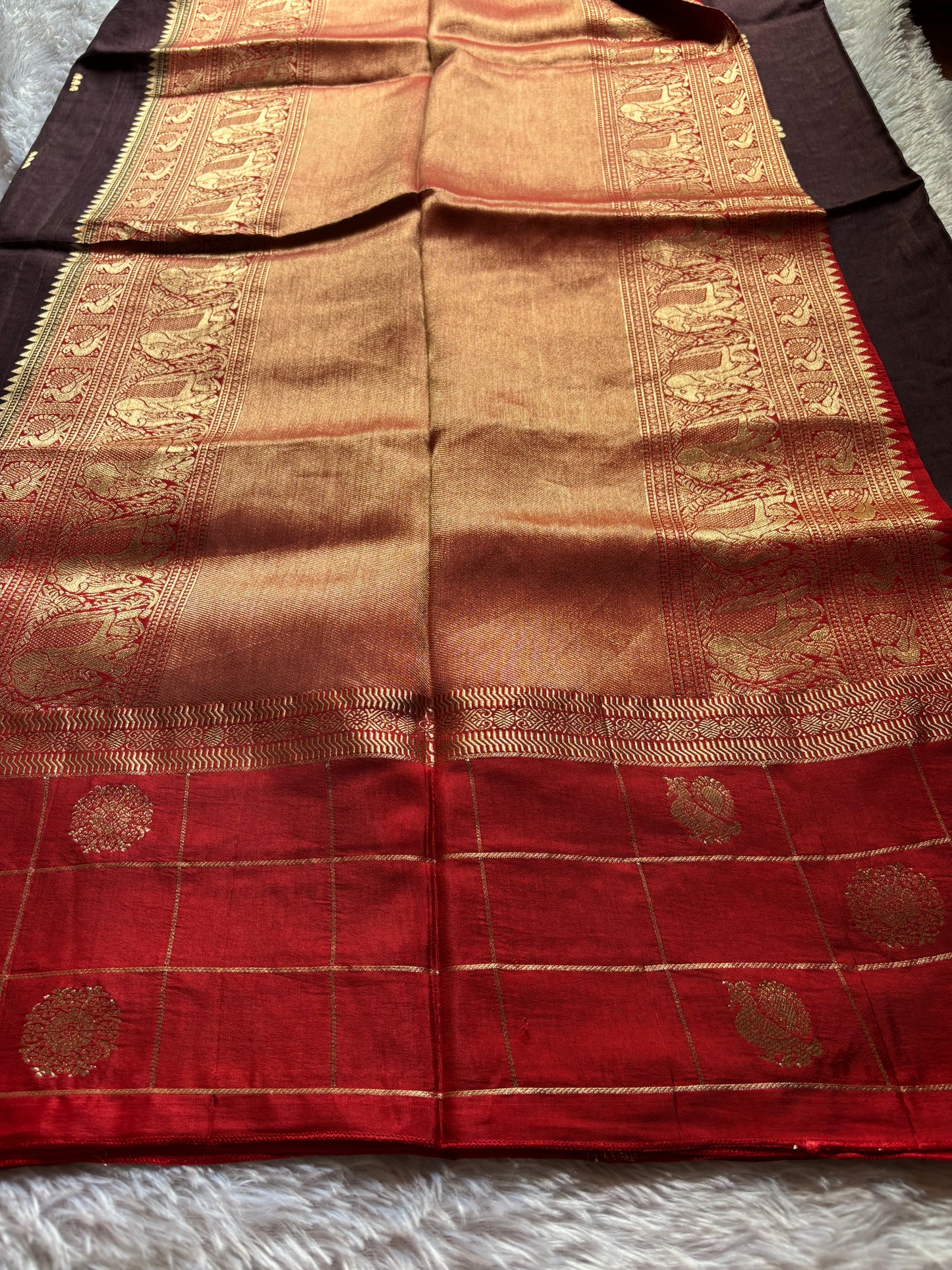 SS128 (2D) : Chocolate brown-red