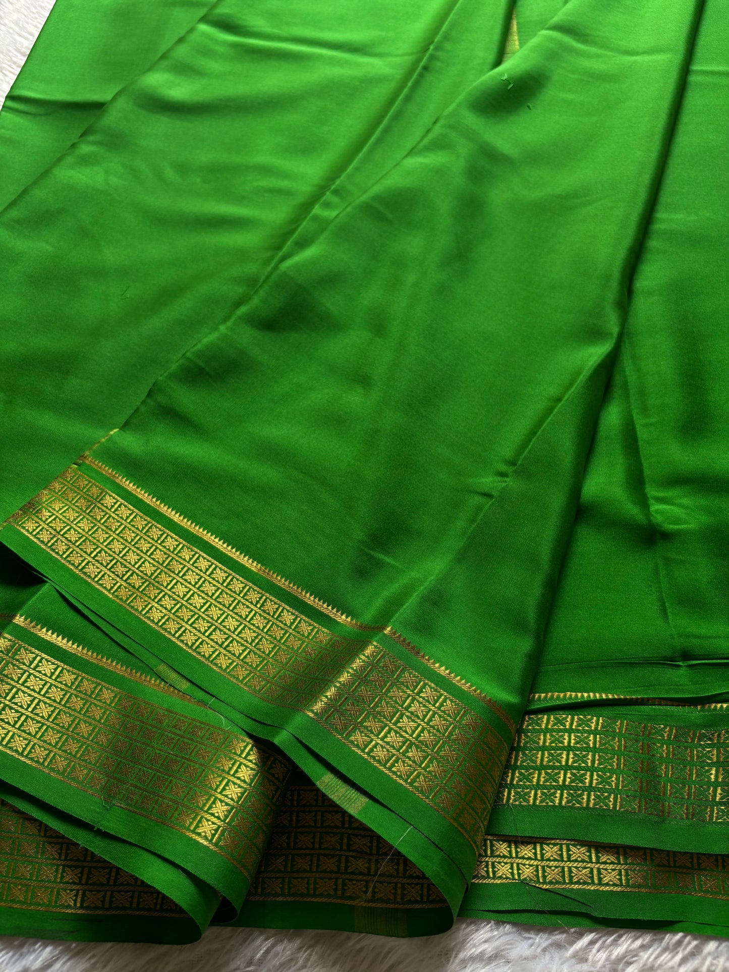 Charvi : Solid Parrot green