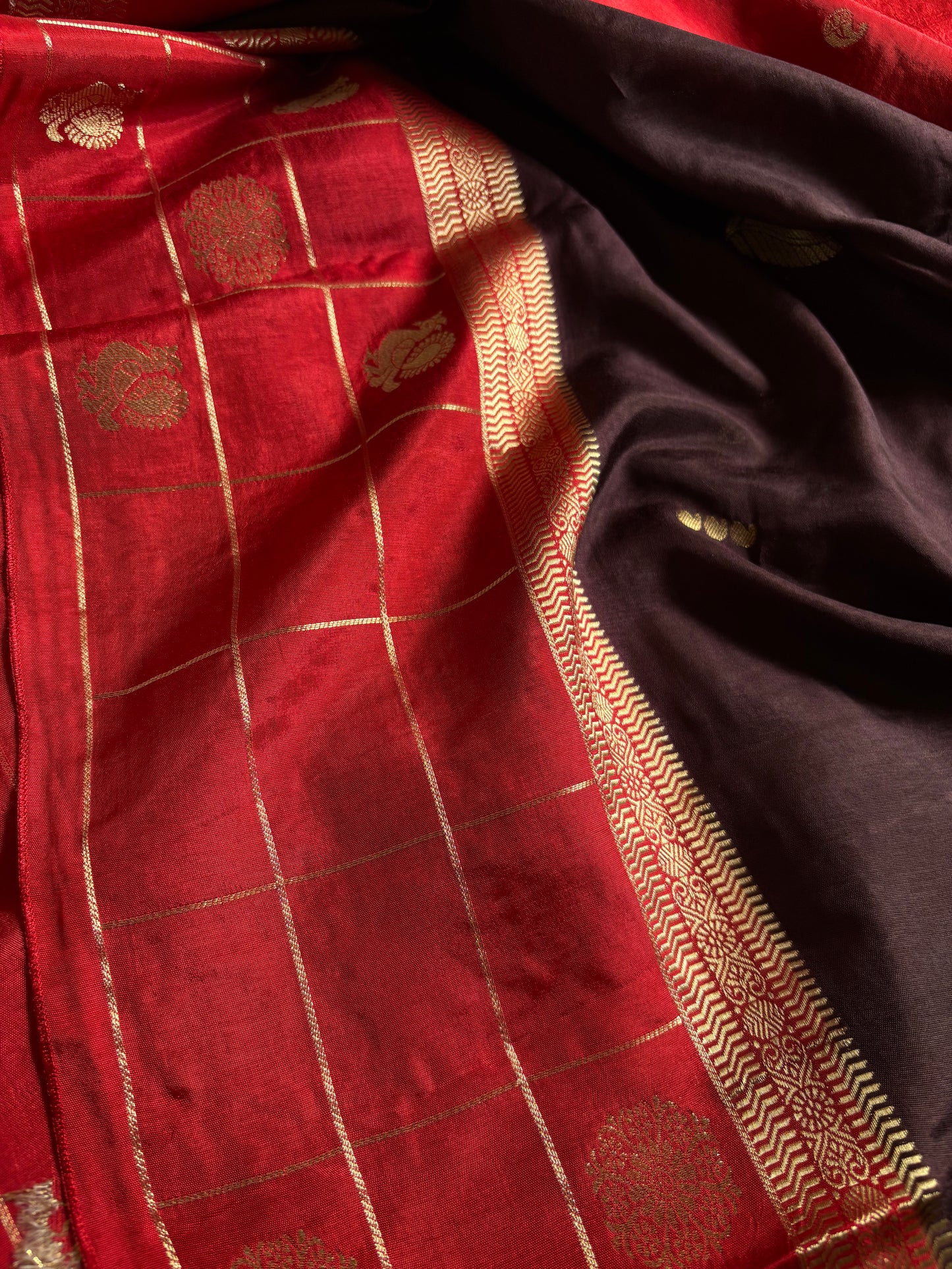 SS128 (2D) : Chocolate brown-red