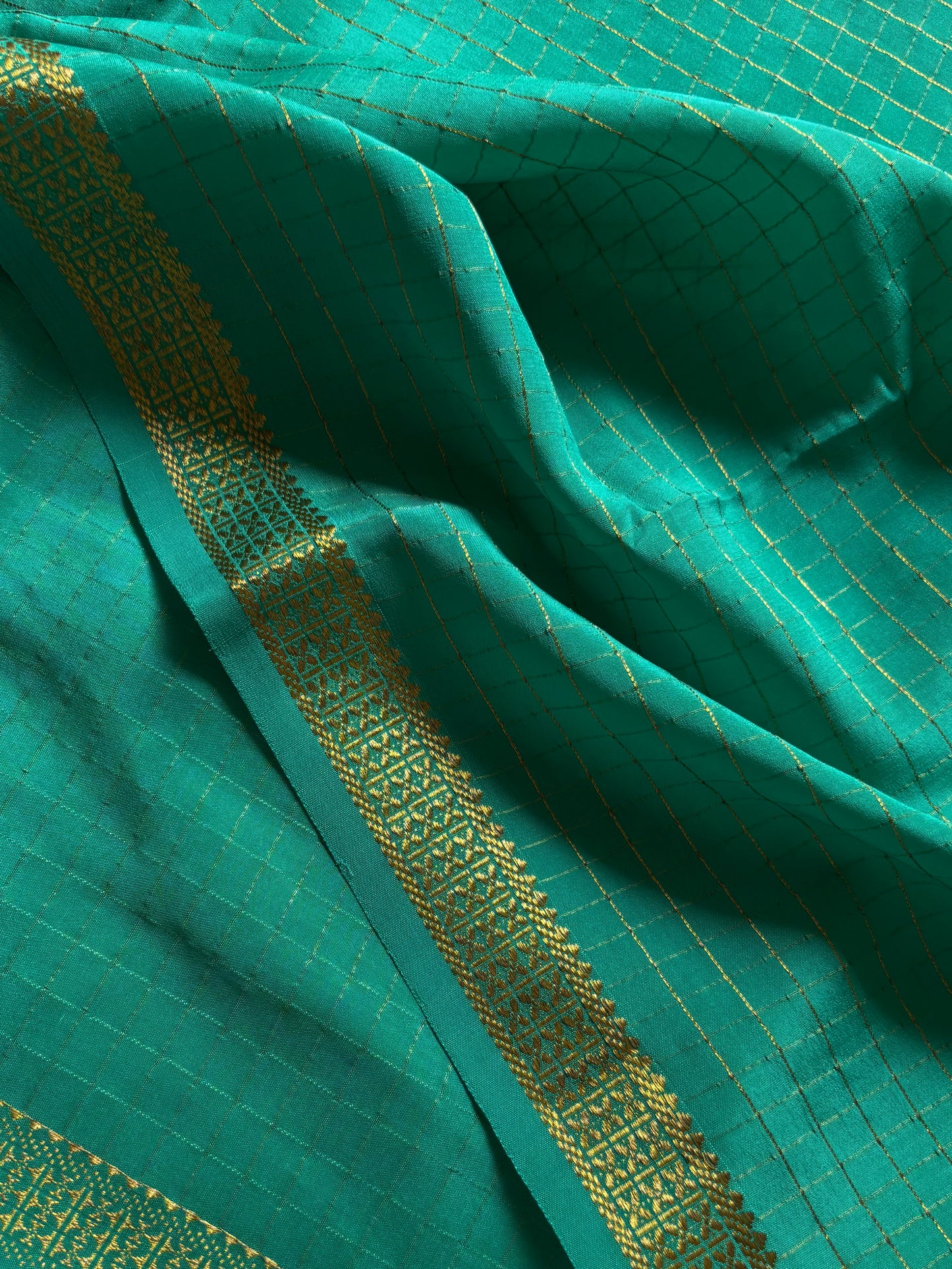 Pavani : Solid Turquoise