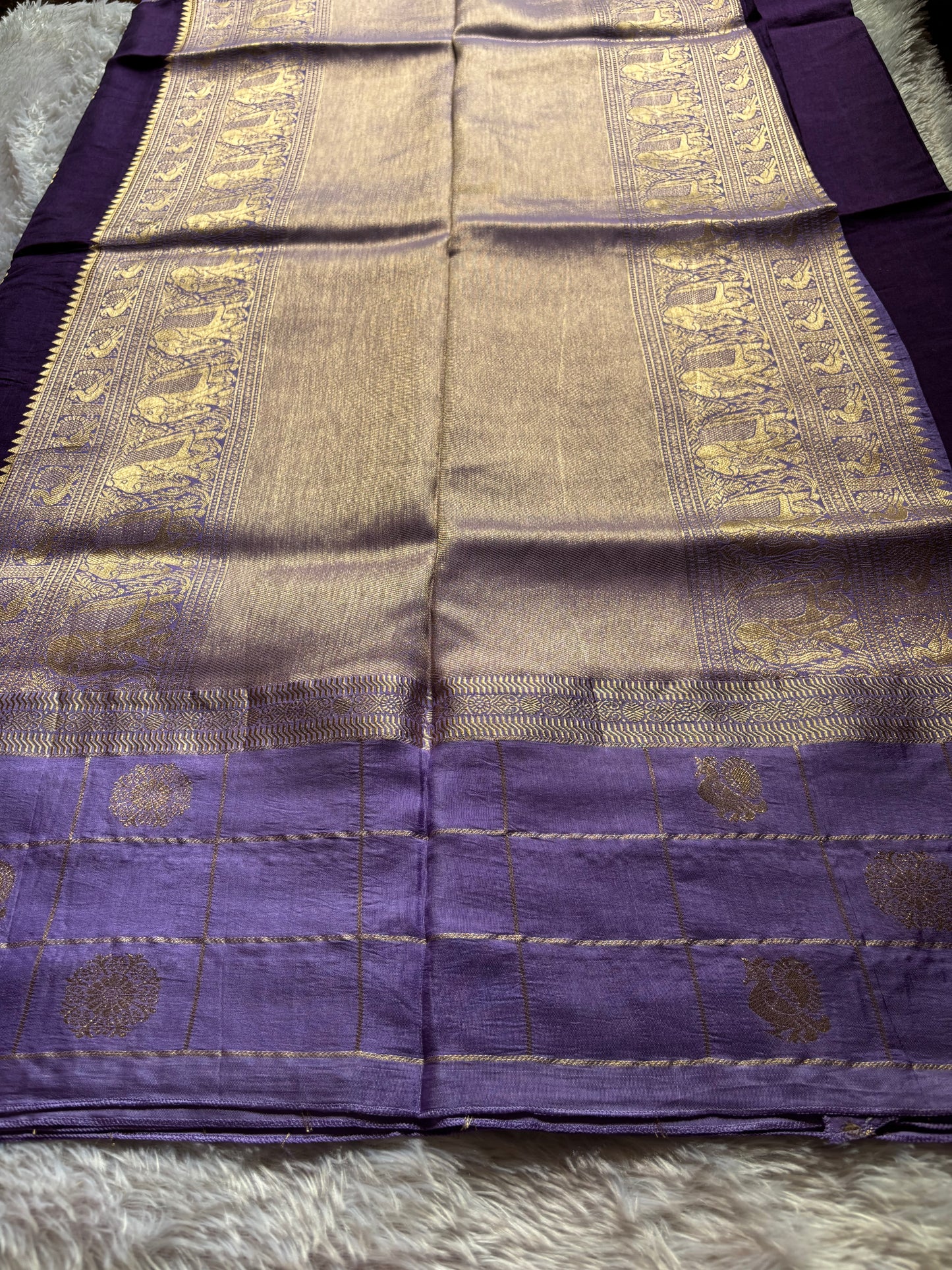 SS128 (2D) : Dark violet-lavender