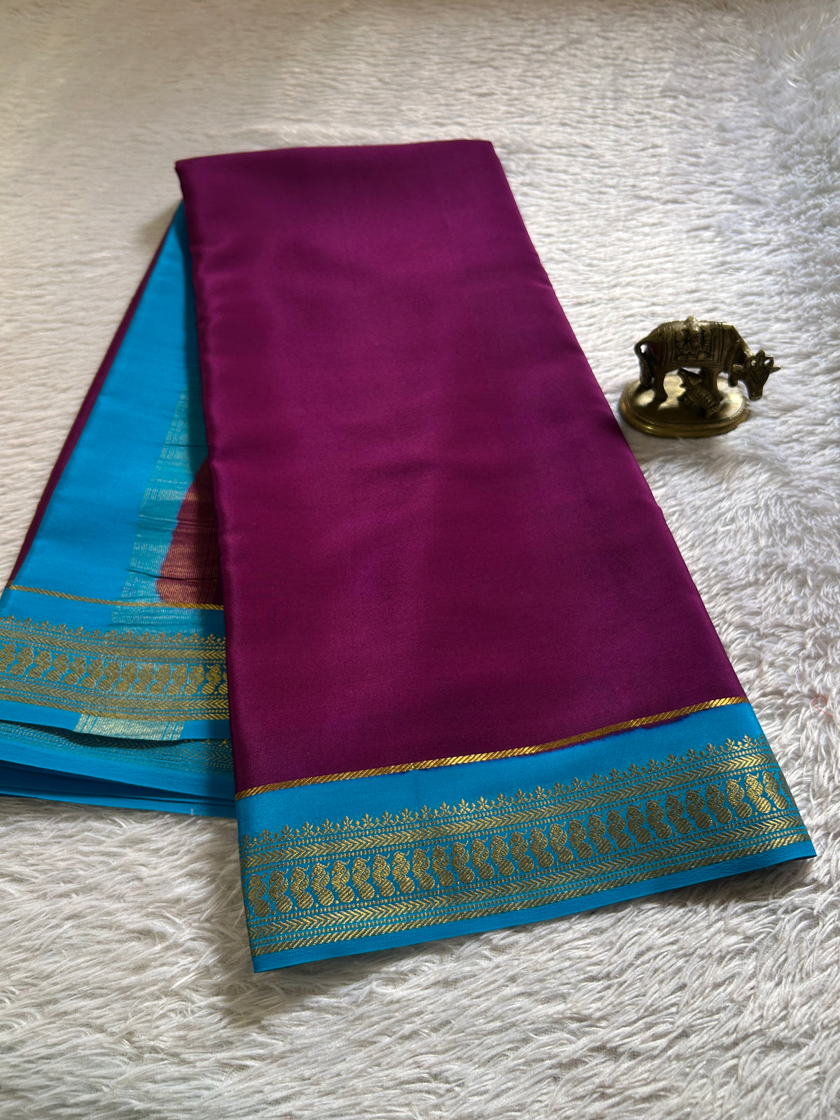 Mayuri (2D) : Wine-ananda blue