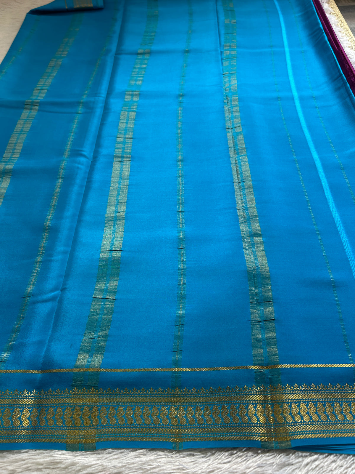 Mayuri (2D) : Wine-ananda blue