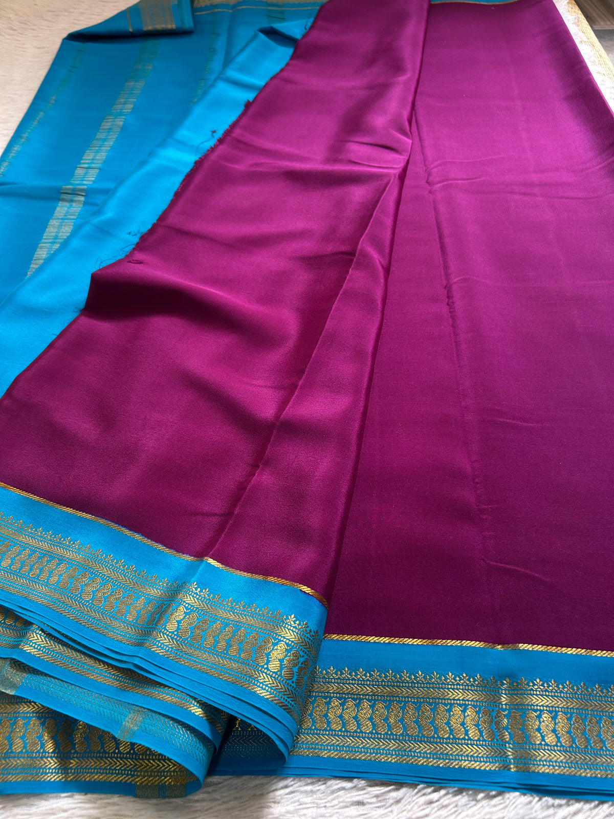 Mayuri (2D) : Wine-ananda blue
