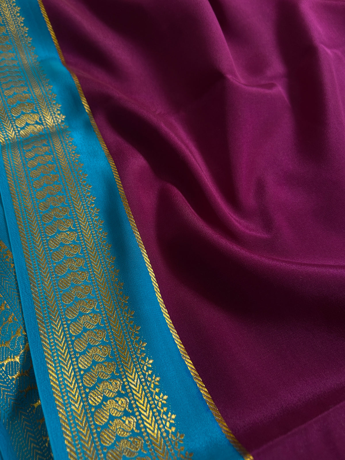 Mayuri (2D) : Wine-ananda blue