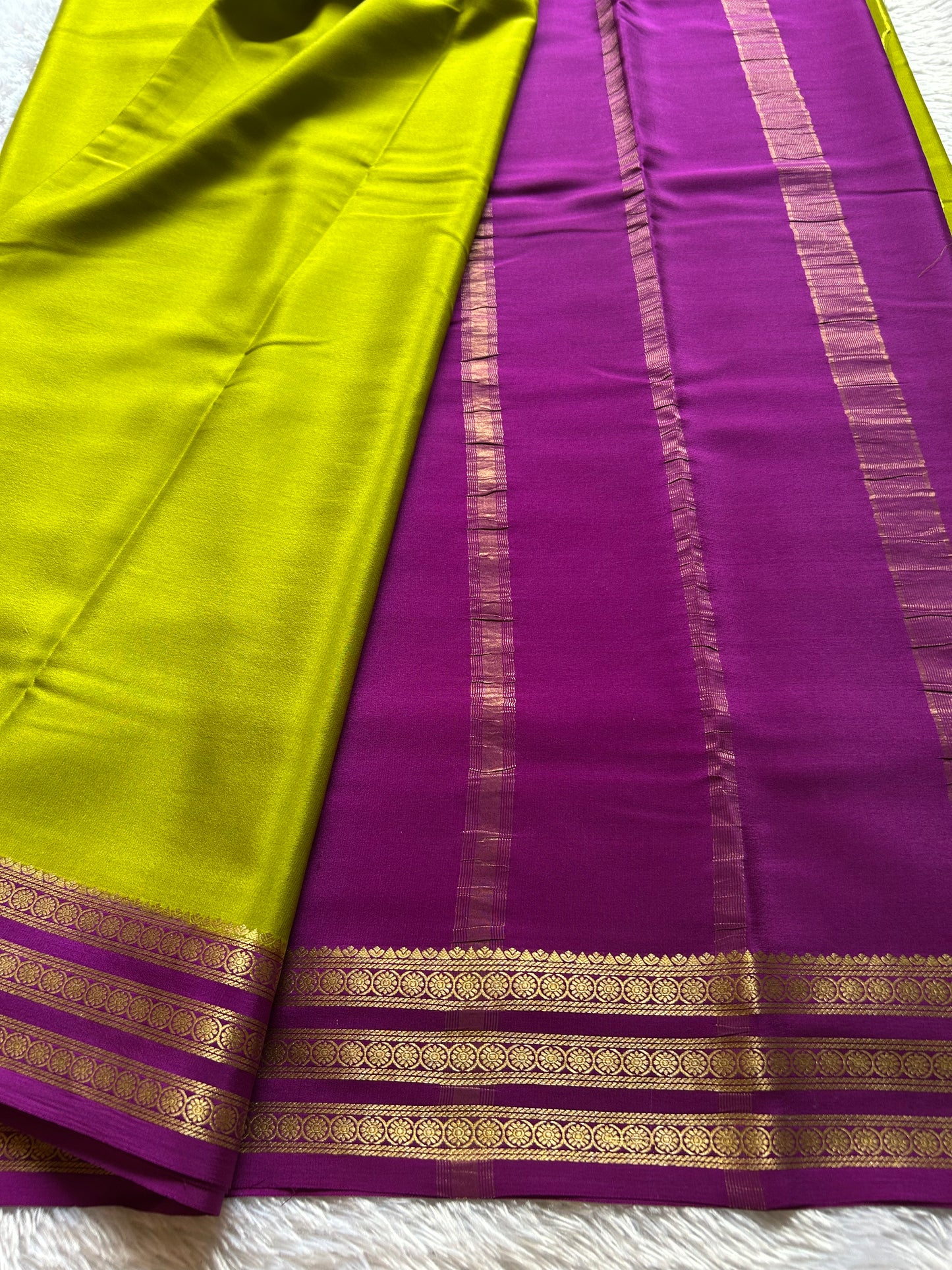 Shalini (2D) : Mehendi green-magenta