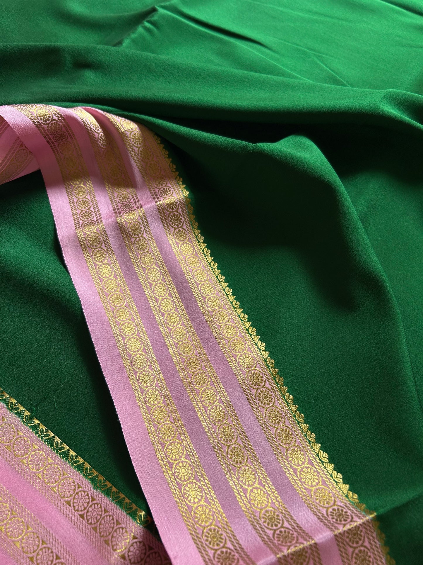 Shalini (2D) : Dark green-baby pink