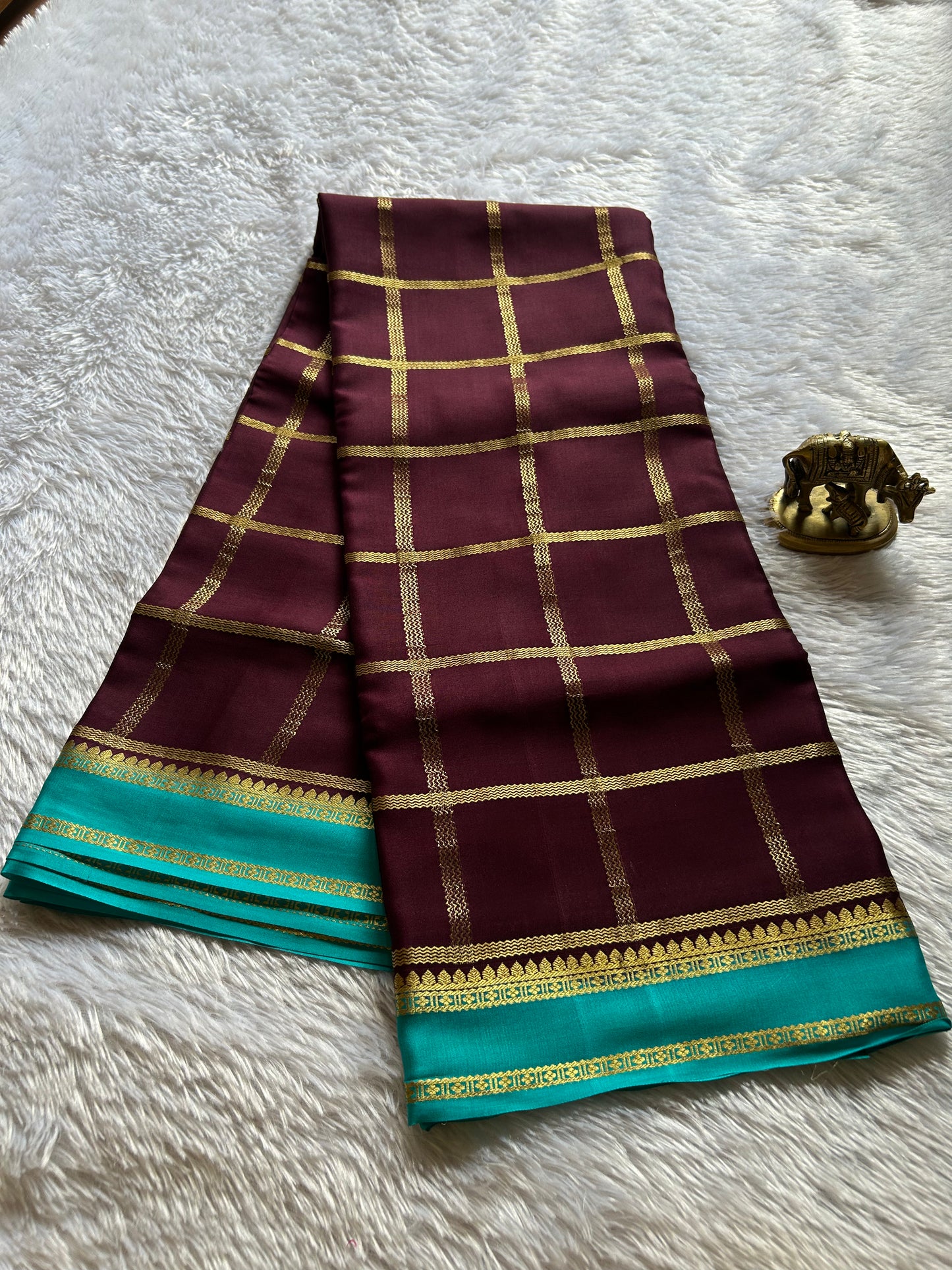 Vimala (2D) : Chocolate brown-ananda blue