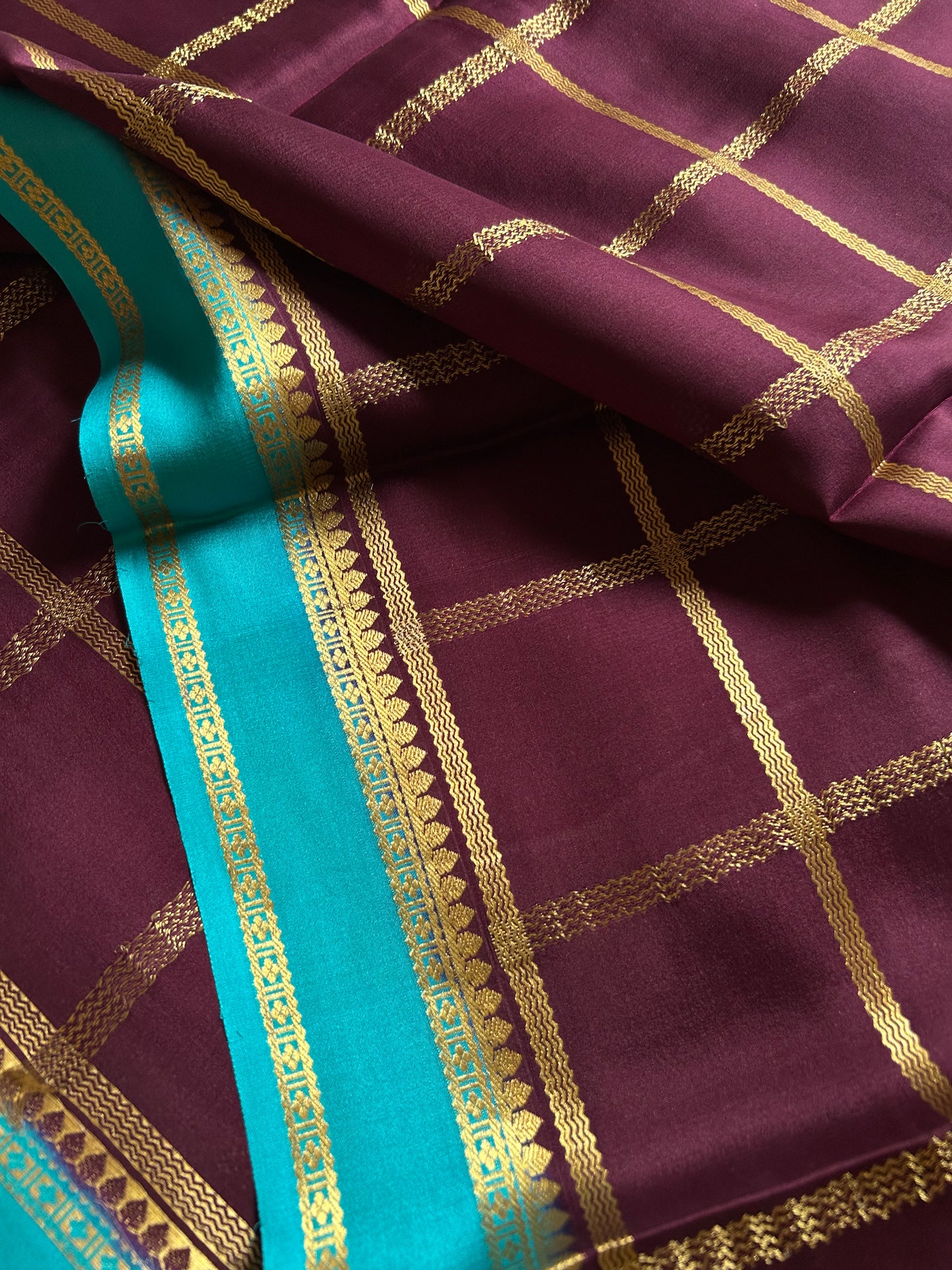 Vimala (2D) : Chocolate brown-ananda blue