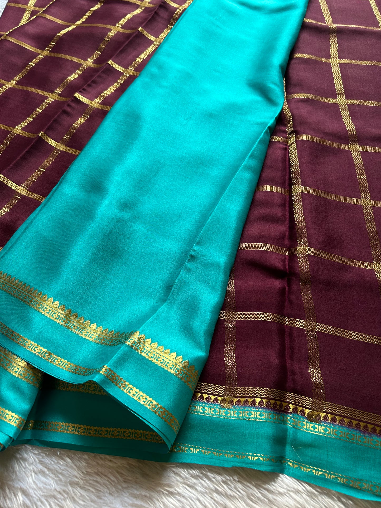 Vimala (2D) : Chocolate brown-ananda blue