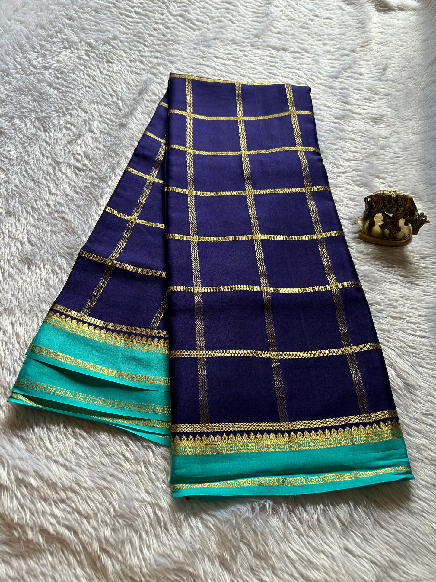 Vimala (2D) : Navy blue-ananda blue