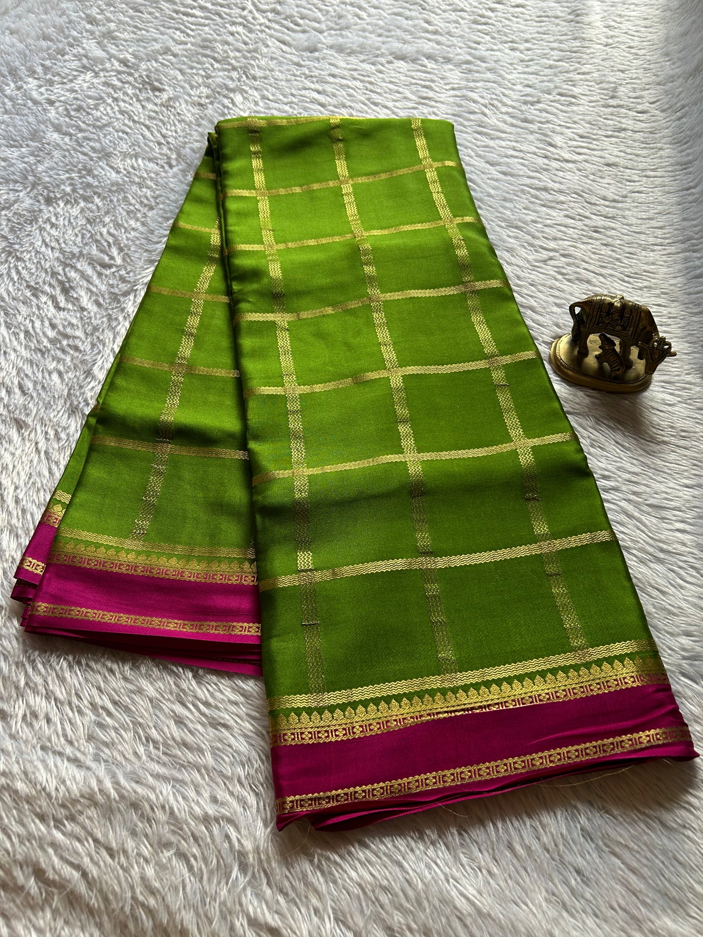 Vimala (2D) : Mehendi green-pink