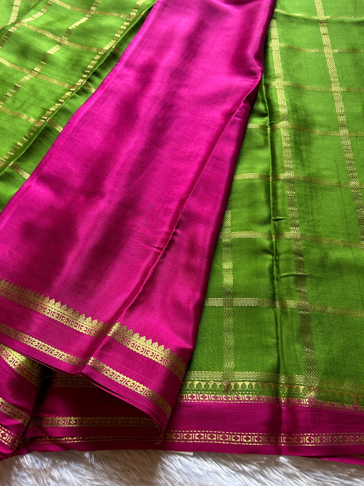 Vimala (2D) : Mehendi green-pink