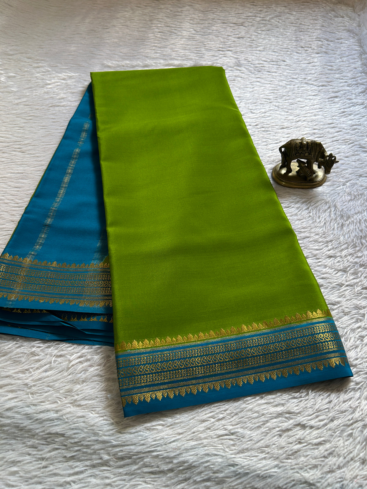 Komala (2D) : Mehendi green-ananda blue