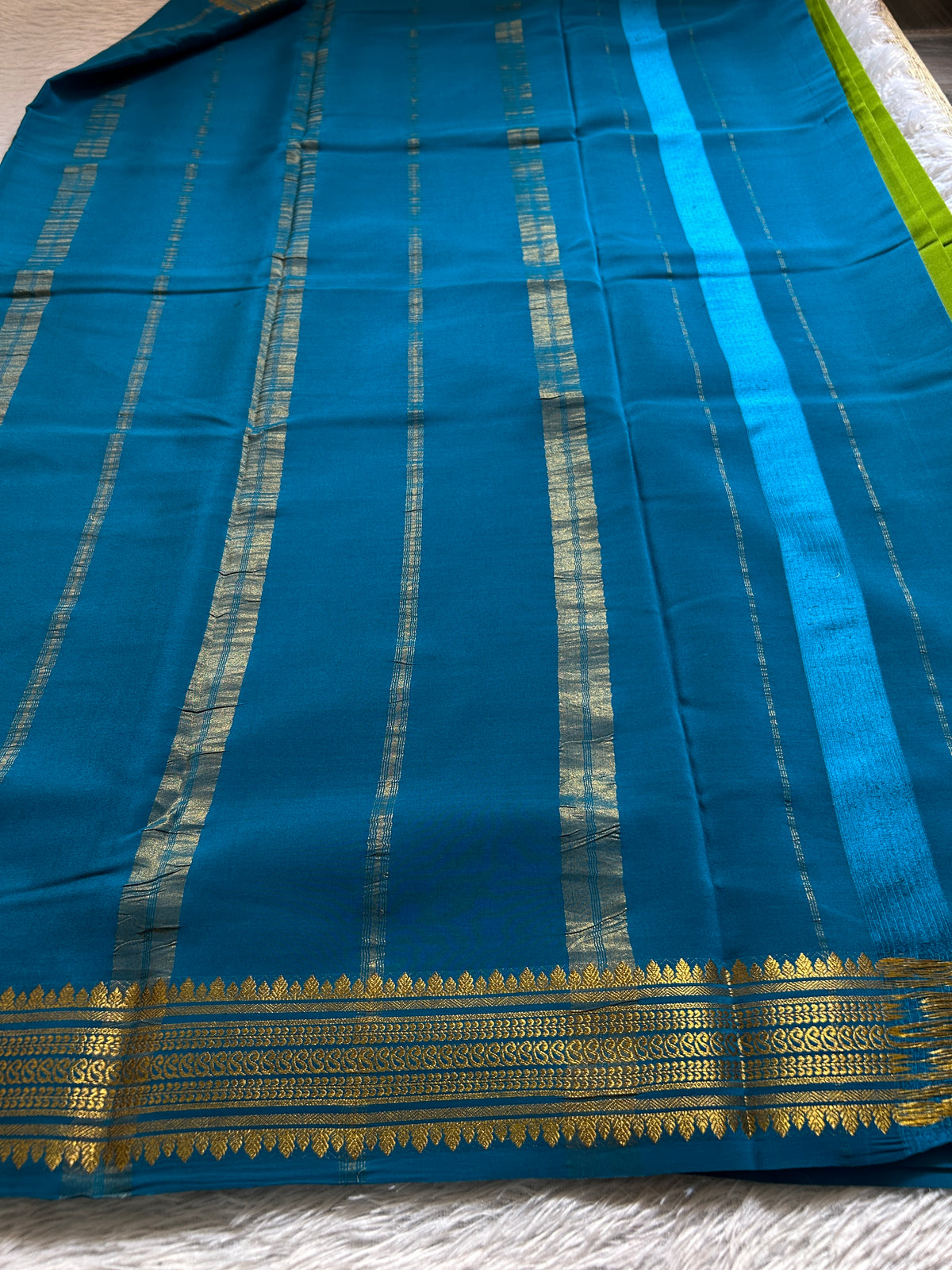 Komala (2D) : Mehendi green-ananda blue