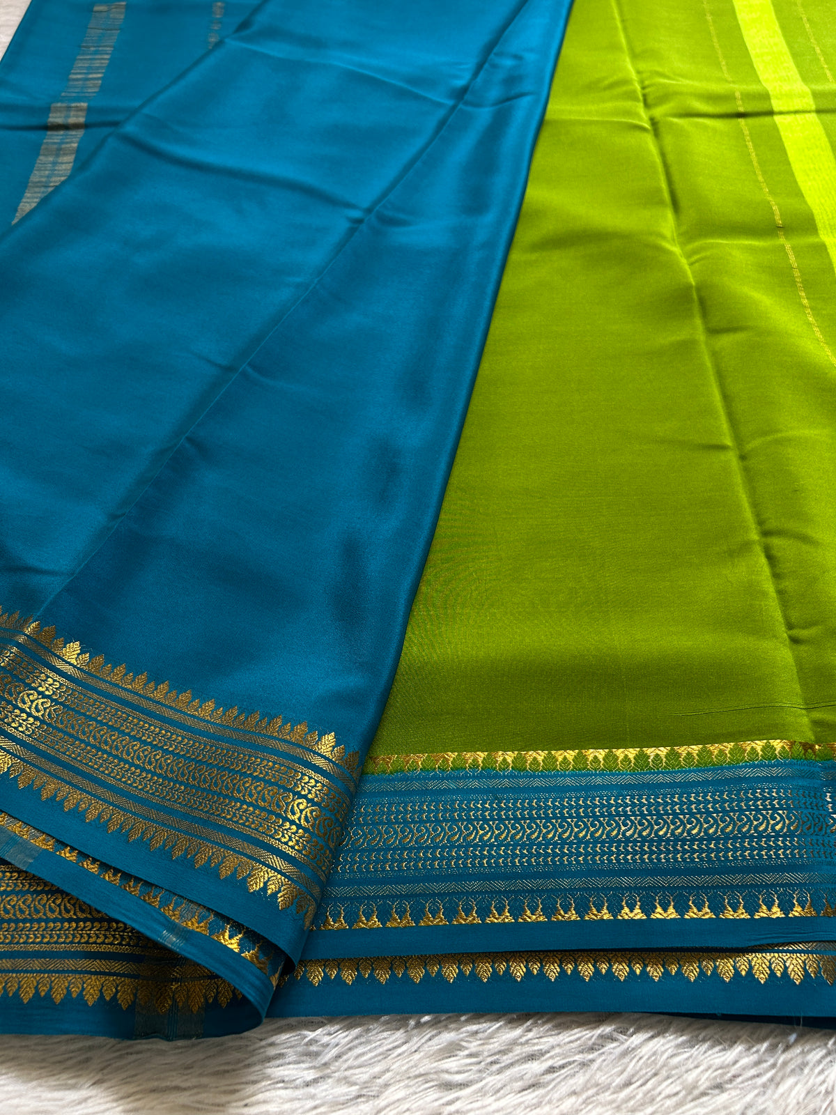 Komala (2D) : Mehendi green-ananda blue