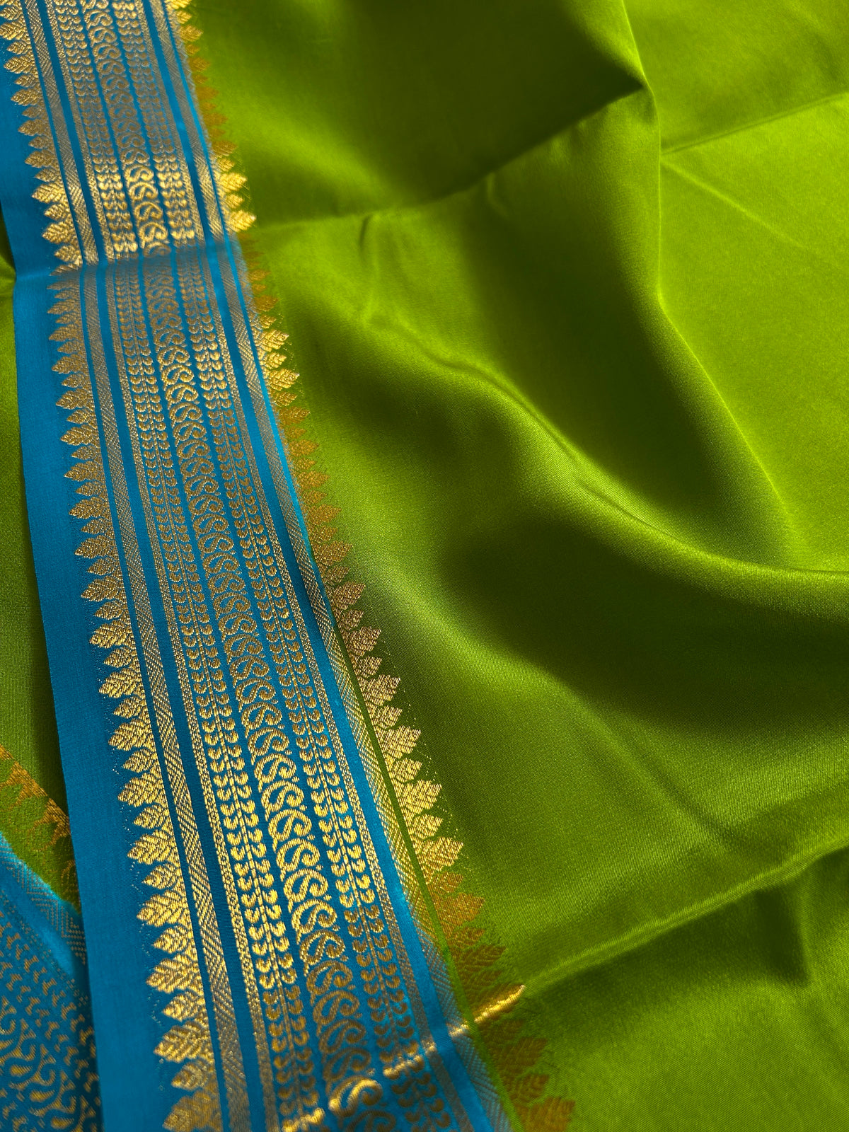 Komala (2D) : Mehendi green-ananda blue