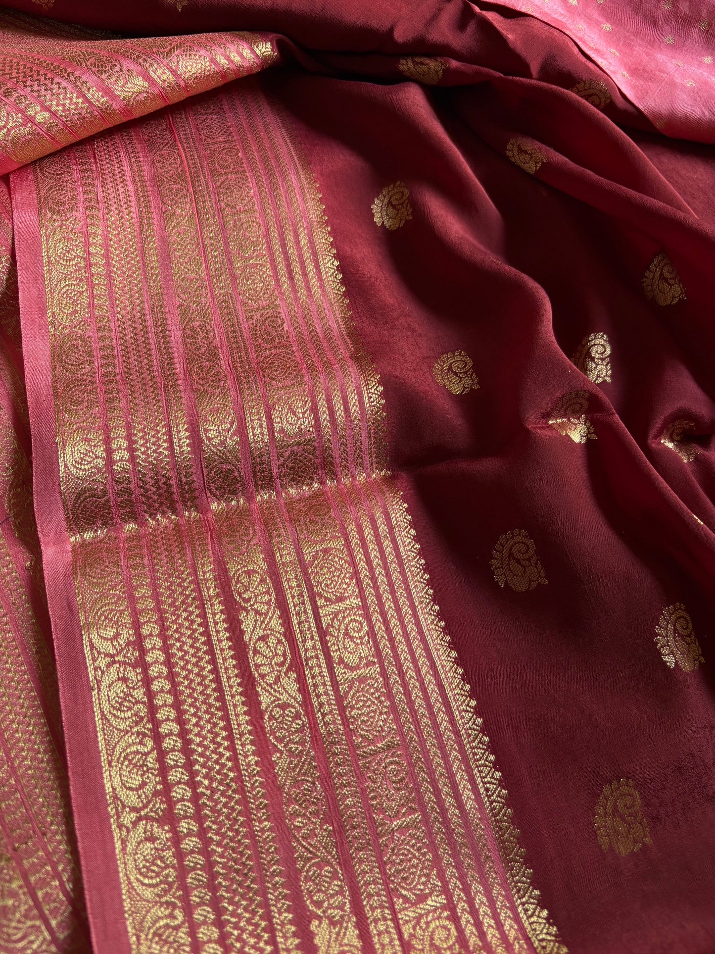 SS126 (2D) : Maroon-blush pink
