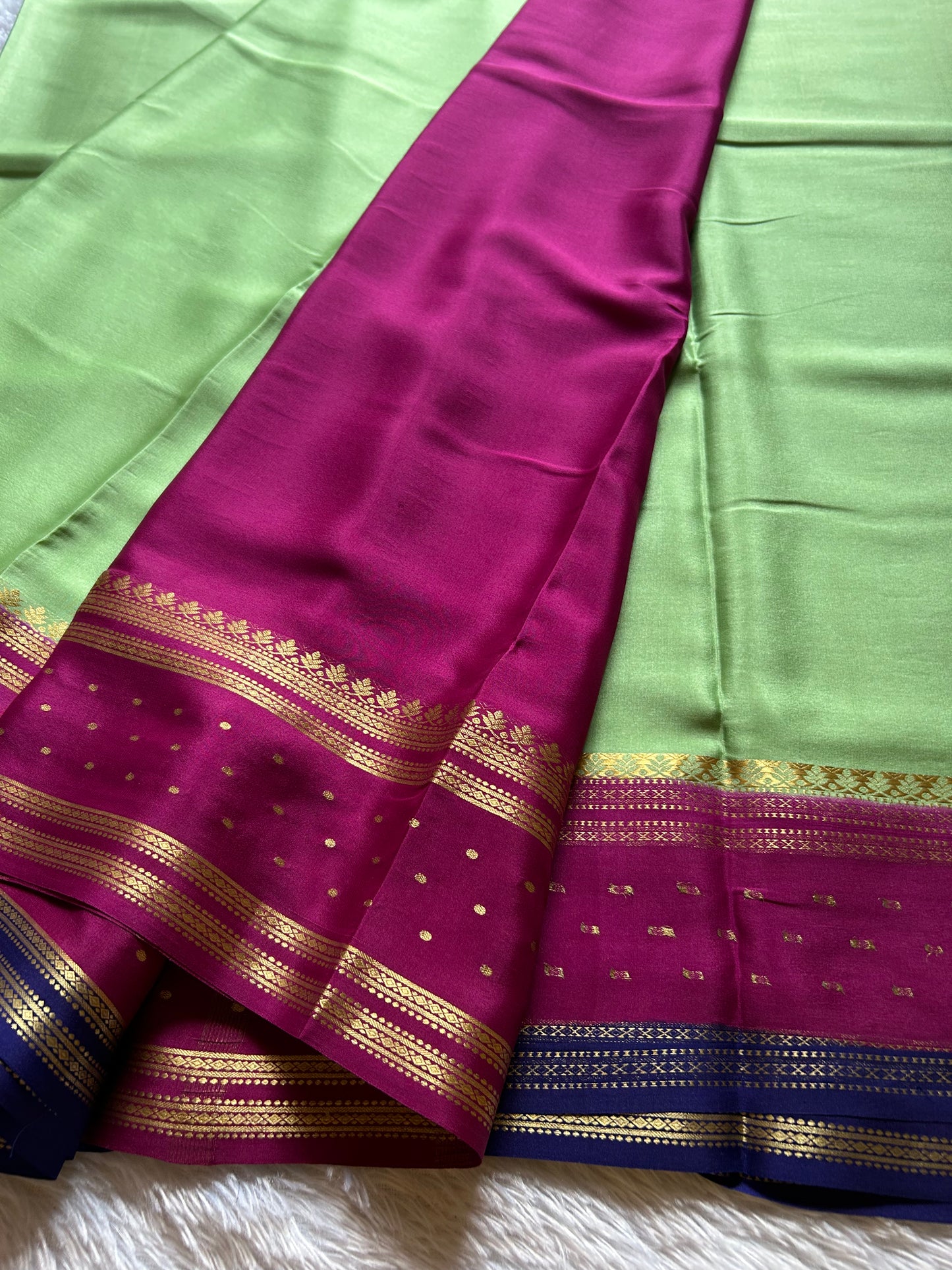Drishti (3D) : Mint green-magenta-navy blue