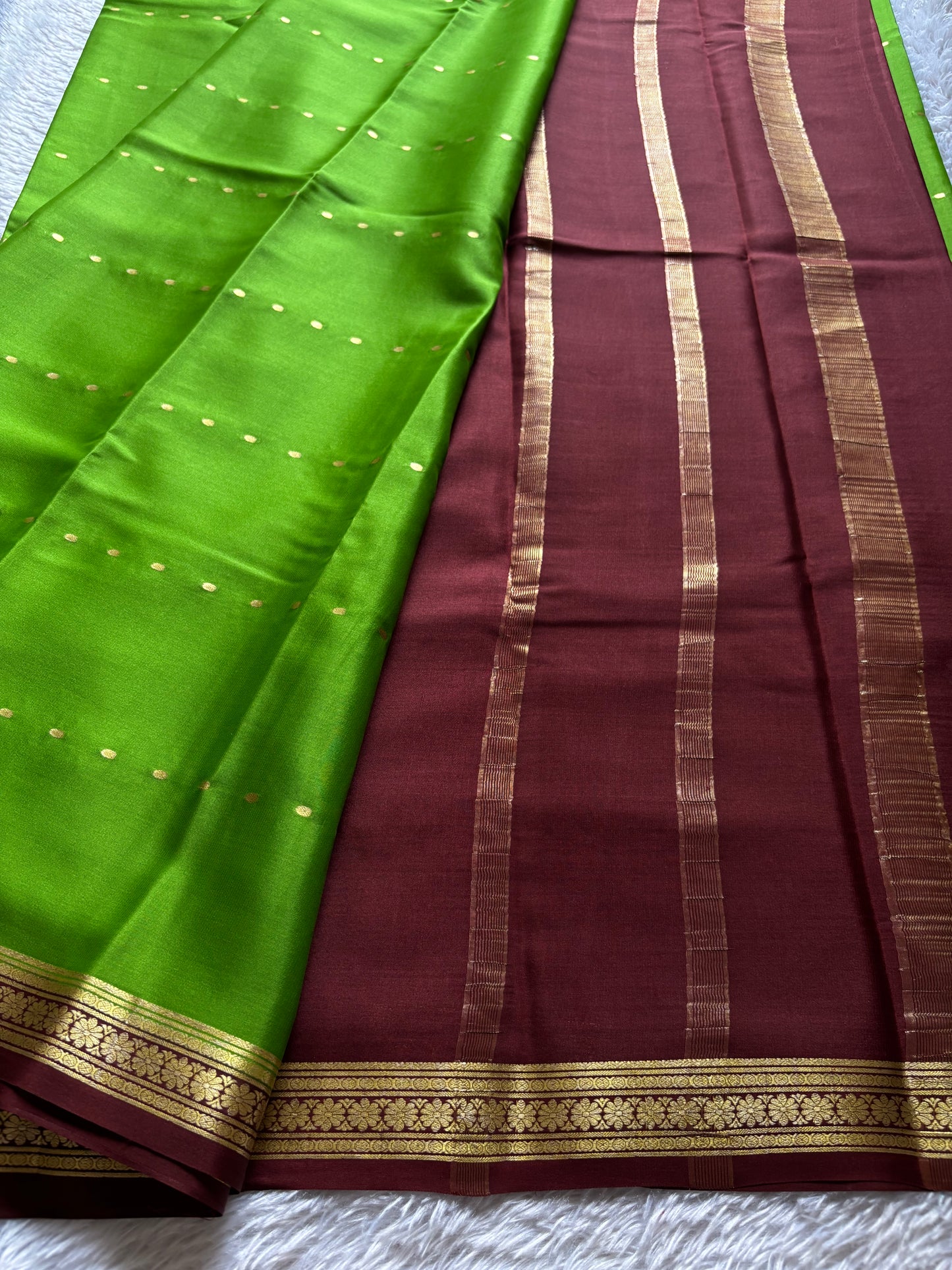 Bindu (2D) : Lime green-chocolate brown