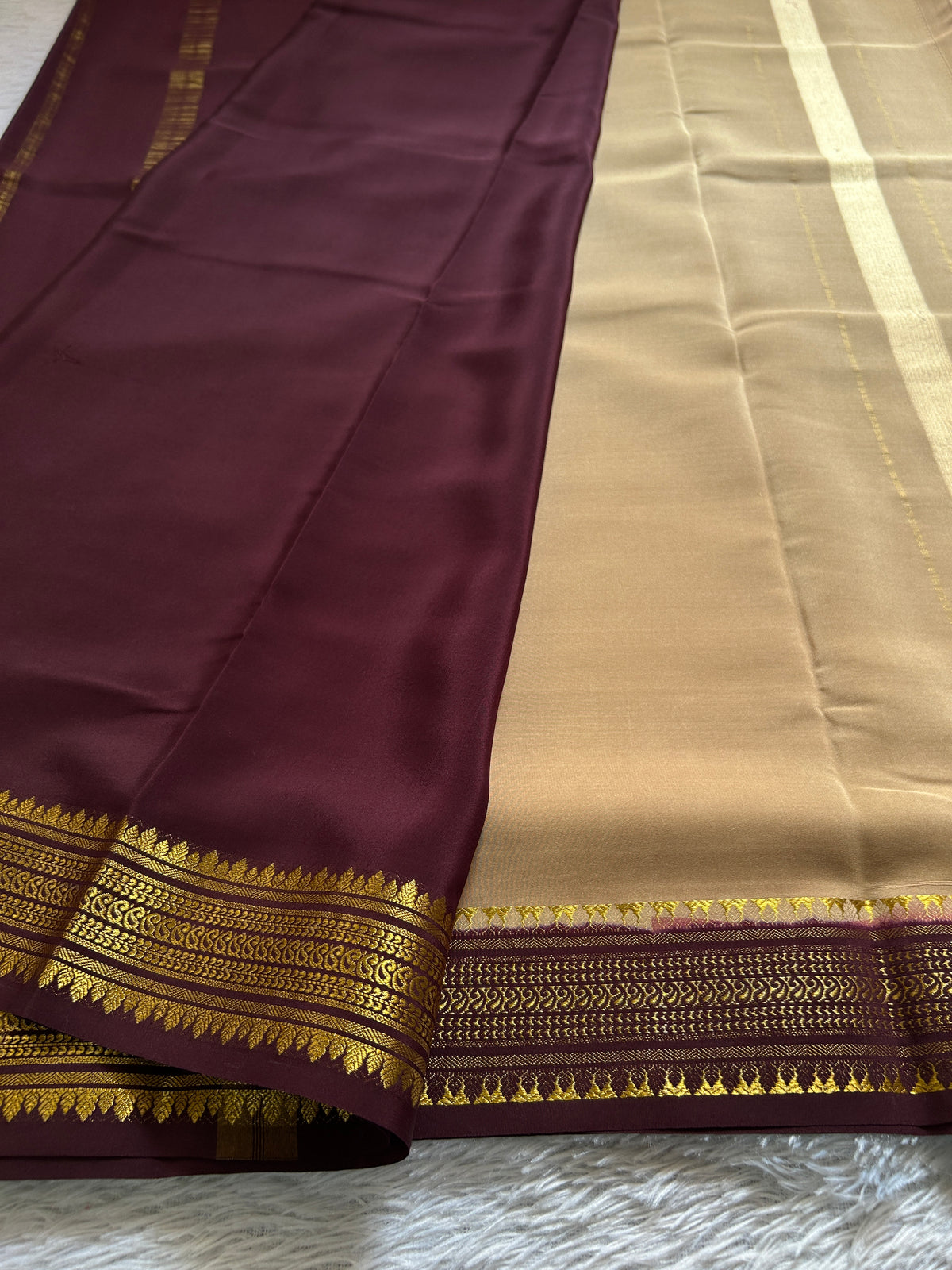 Komala (2D) : Chikoo beige-chocolate brown