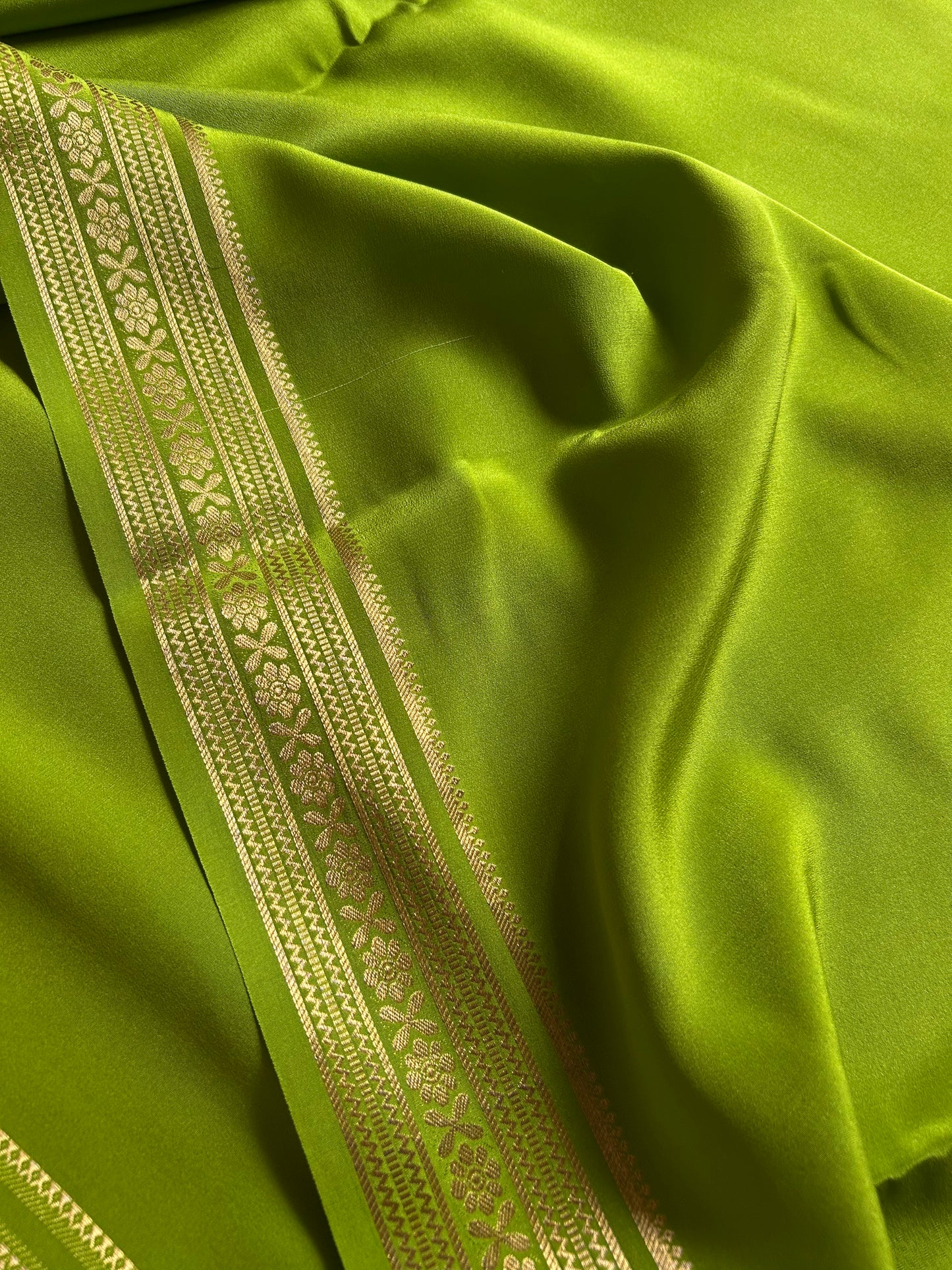 Kanthi : Solid Mehendi green