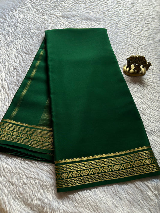 Kanthi : Solid Dark green