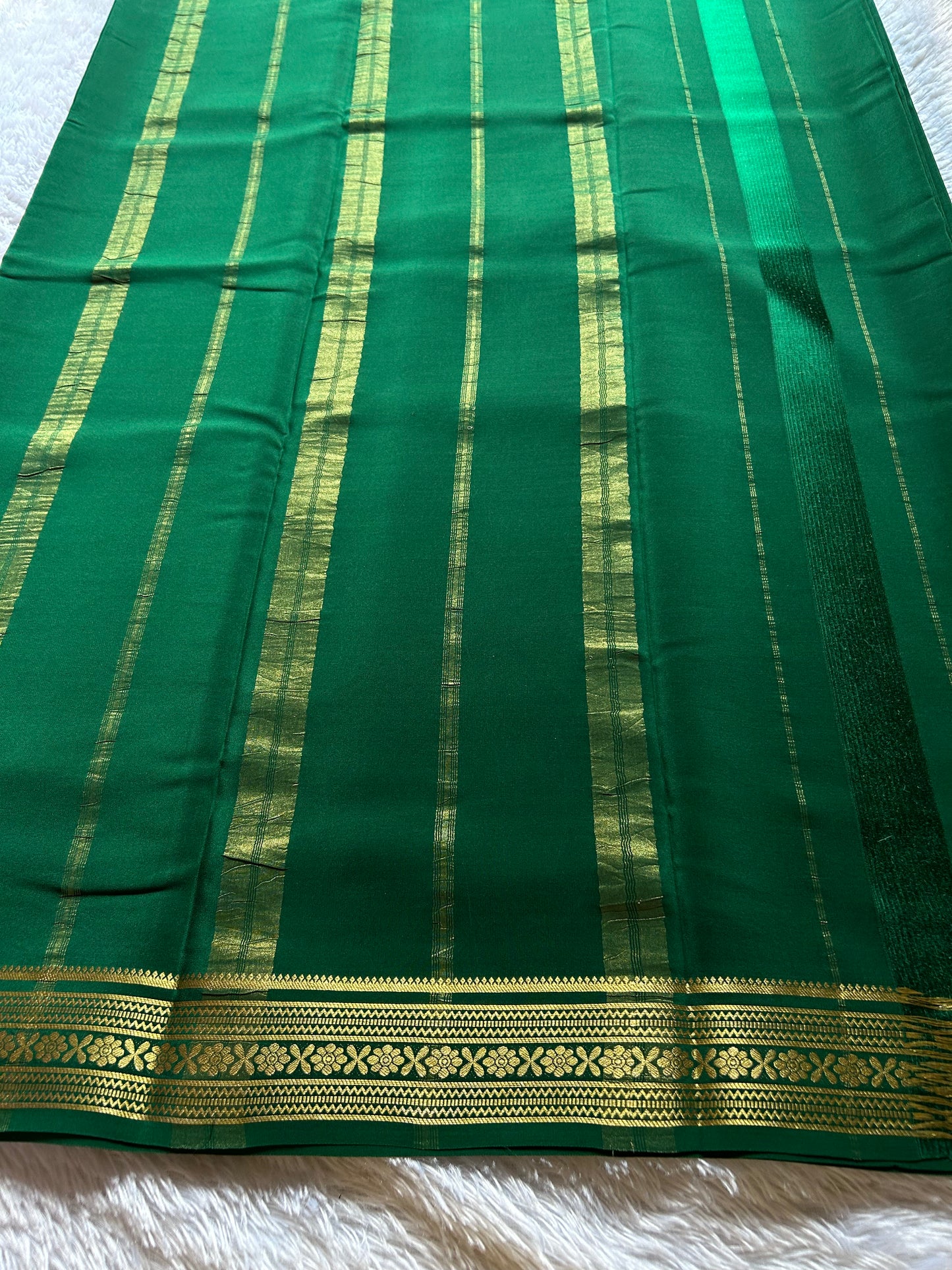 Kanthi : Solid Dark green